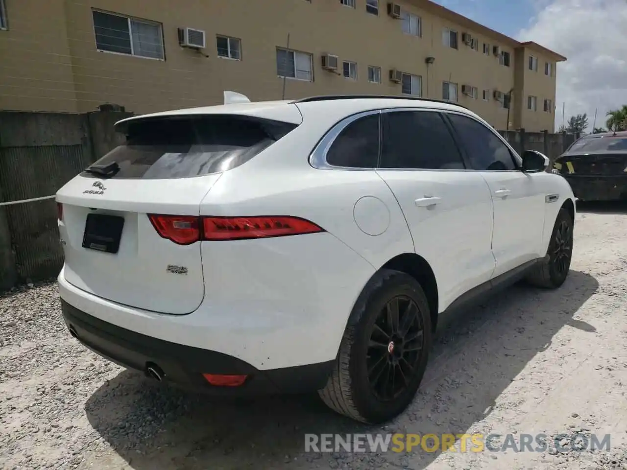 4 Фотография поврежденного автомобиля SADCK2FX0KA354223 JAGUAR F-PACE 2019