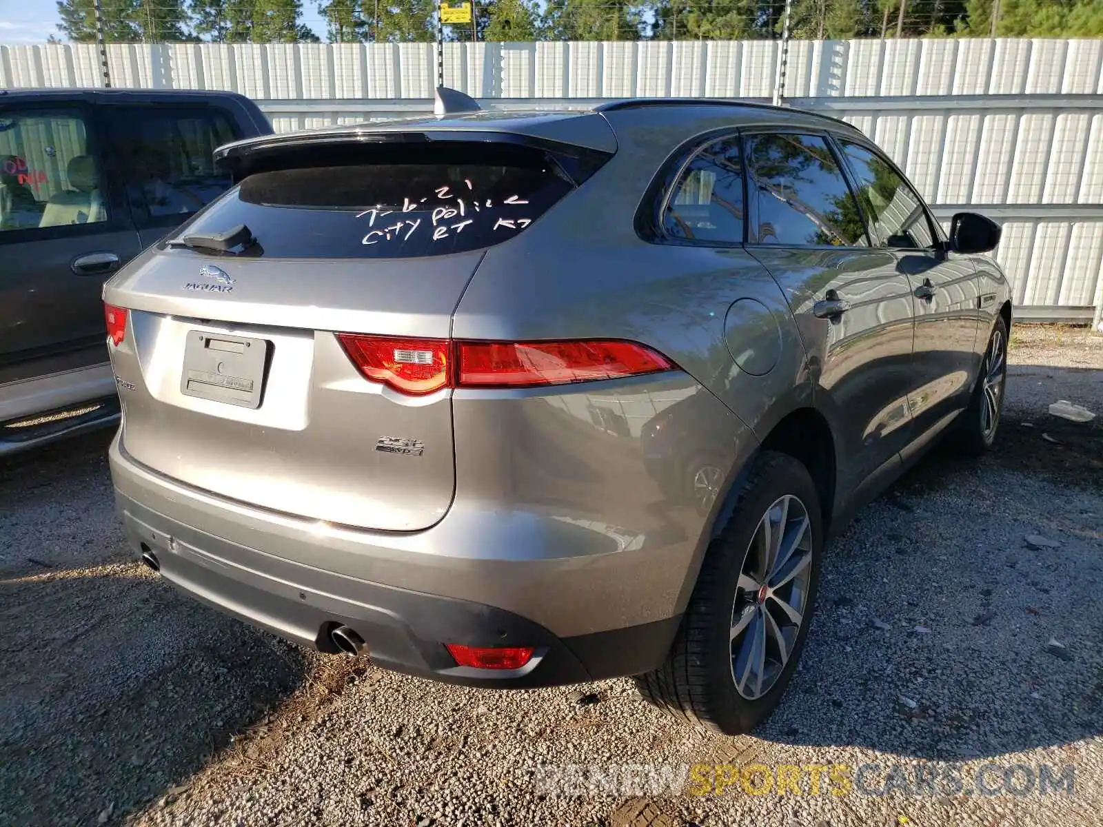 4 Photograph of a damaged car SADCK2FX0KA606570 JAGUAR F-PACE 2019