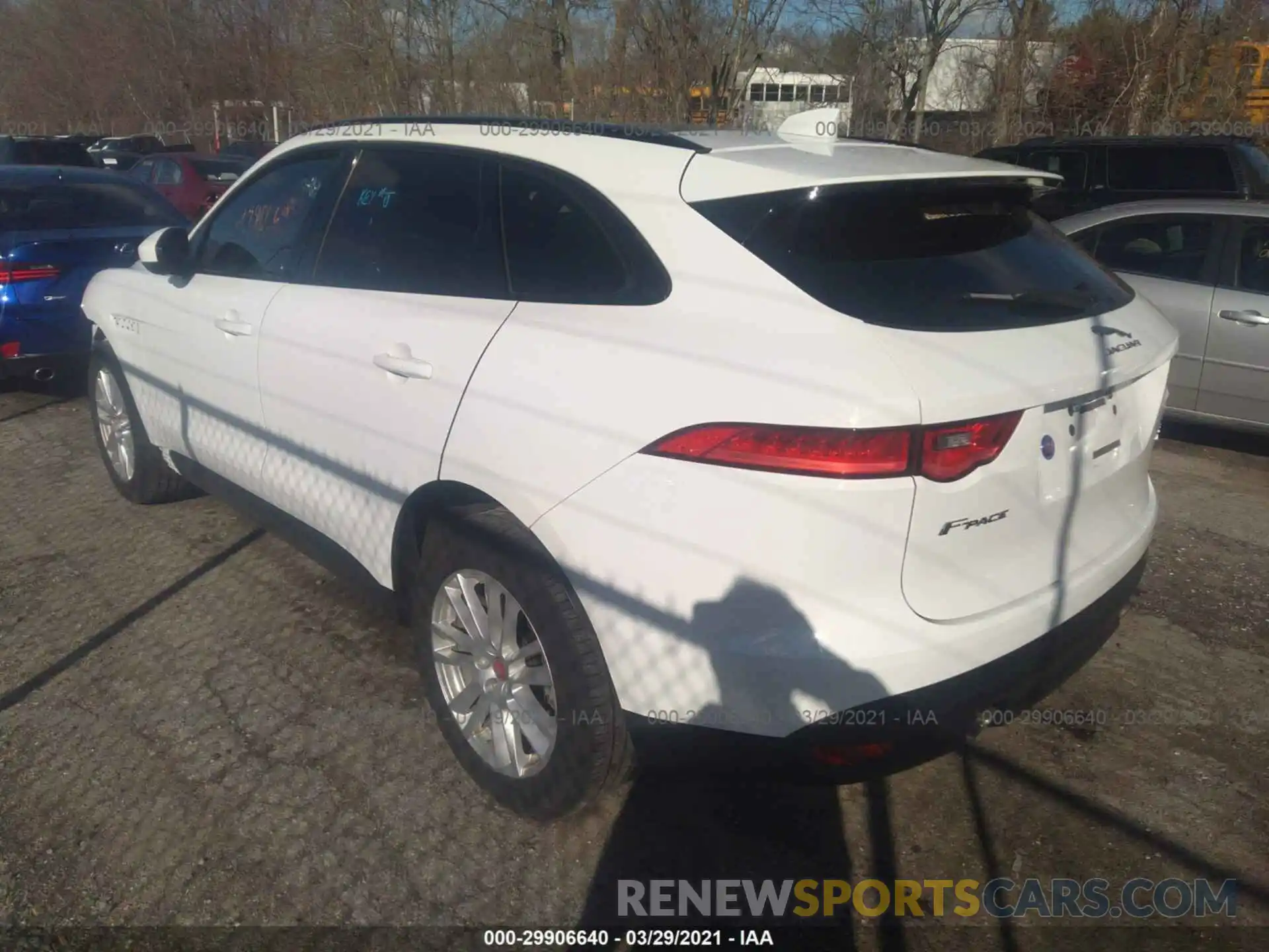 3 Фотография поврежденного автомобиля SADCK2FX2KA395002 JAGUAR F-PACE 2019