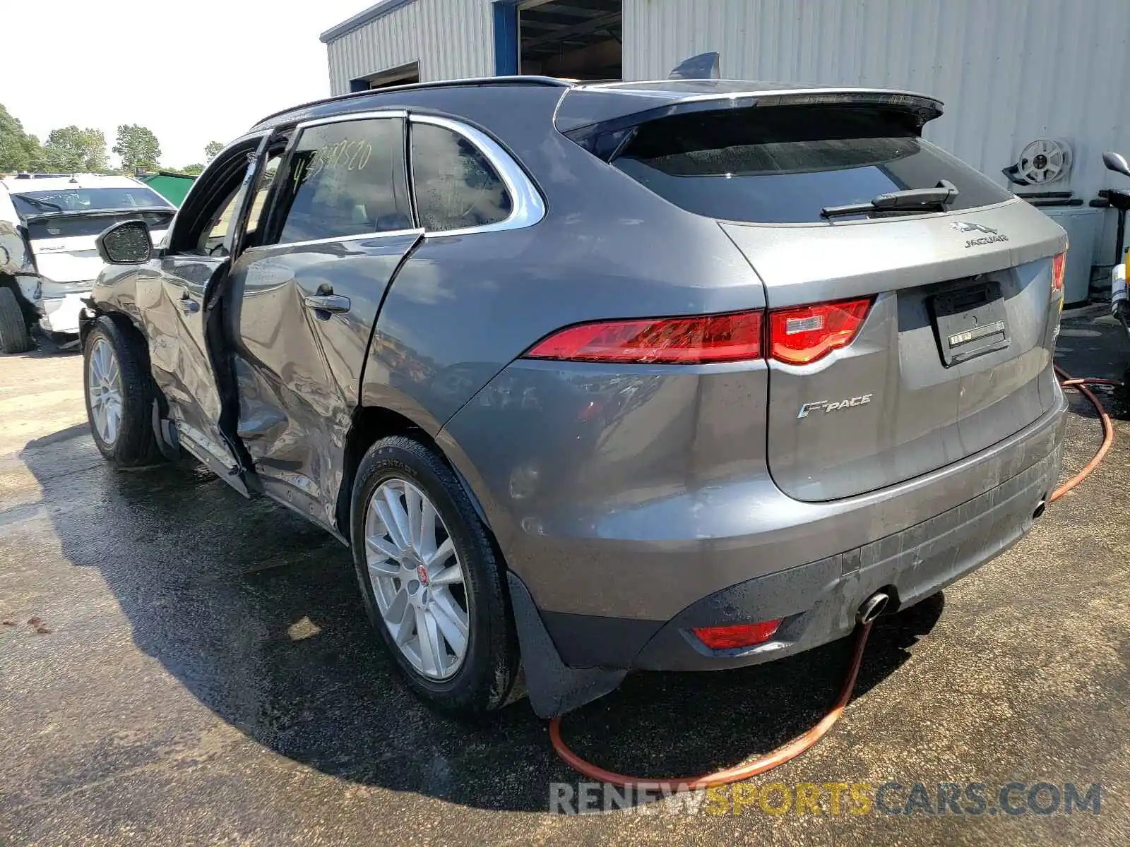 3 Фотография поврежденного автомобиля SADCK2FX2KA600933 JAGUAR F-PACE 2019