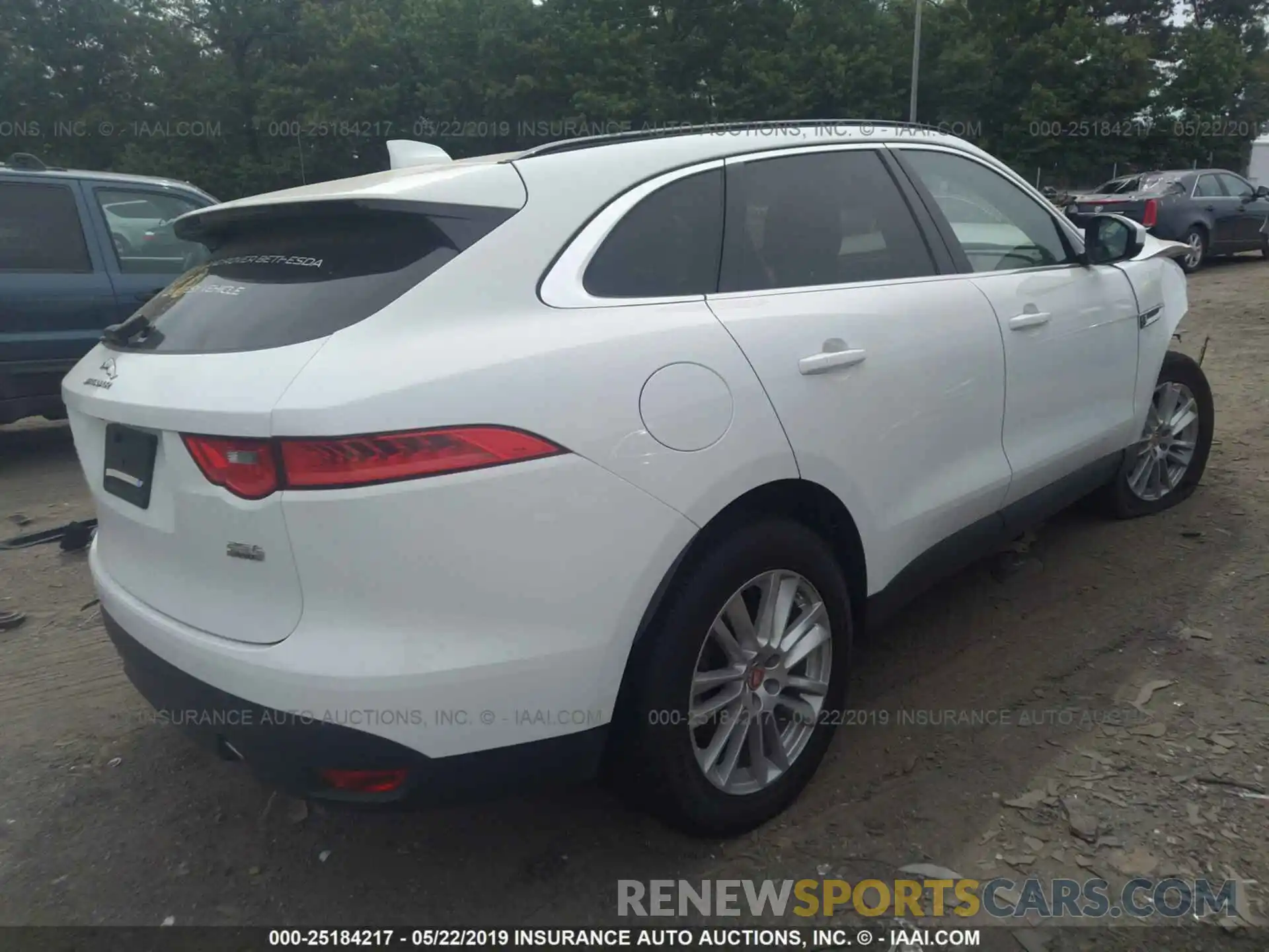 4 Фотография поврежденного автомобиля SADCK2FX7KA352159 JAGUAR F-PACE 2019