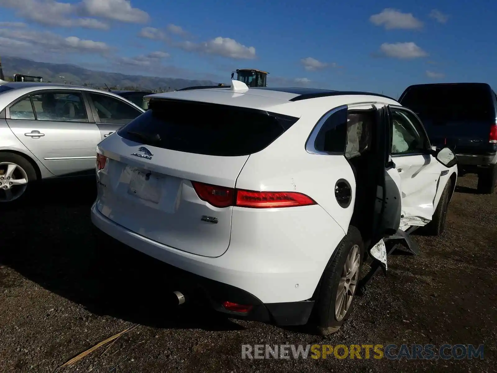 4 Photograph of a damaged car SADCK2FX7KA354946 JAGUAR F-PACE 2019