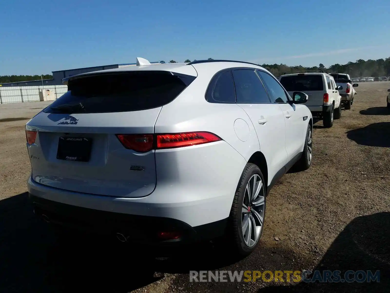 4 Фотография поврежденного автомобиля SADCK2FX7KA395576 JAGUAR F-PACE 2019