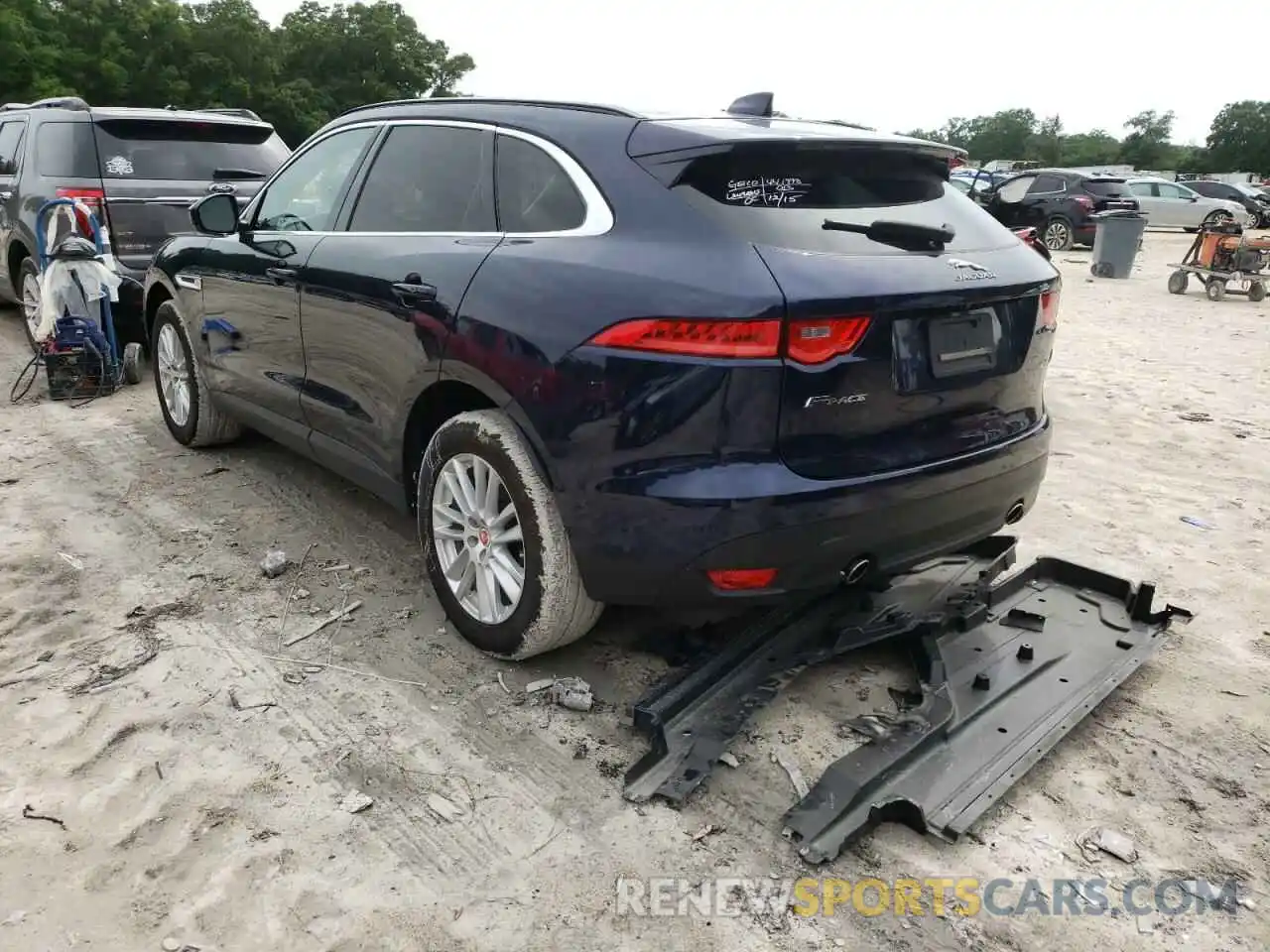 3 Фотография поврежденного автомобиля SADCK2FX8KA601097 JAGUAR F-PACE 2019