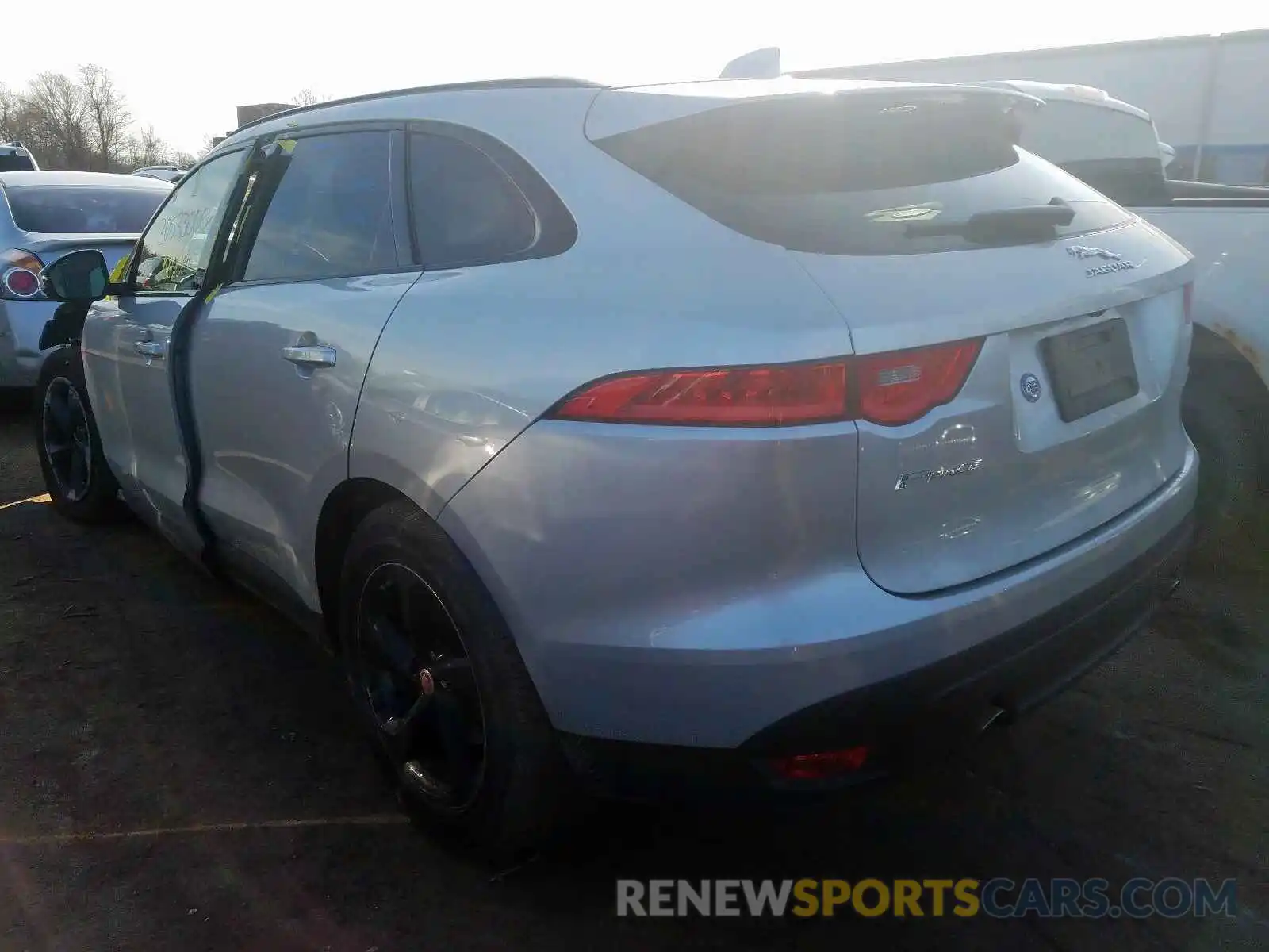 3 Фотография поврежденного автомобиля SADCK2FX8KA609779 JAGUAR F-PACE 2019