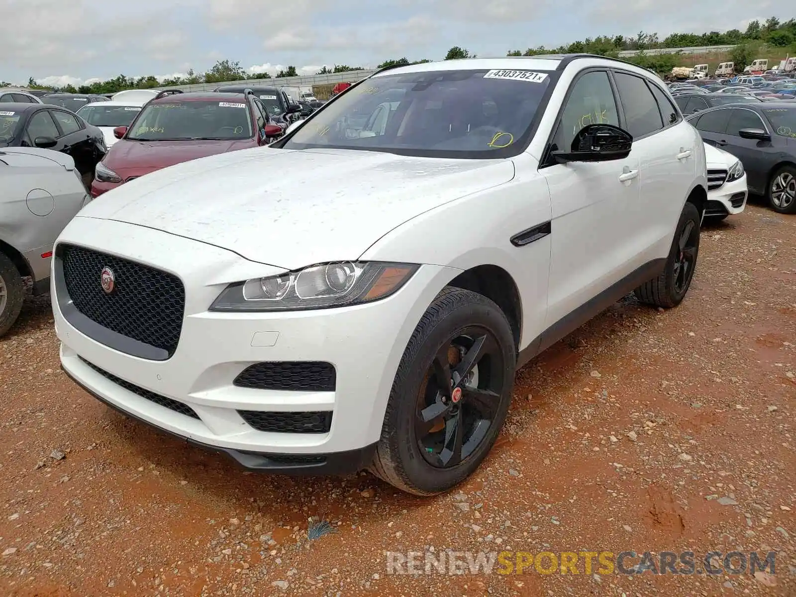 2 Фотография поврежденного автомобиля SADCK2FX8KA609927 JAGUAR F-PACE 2019