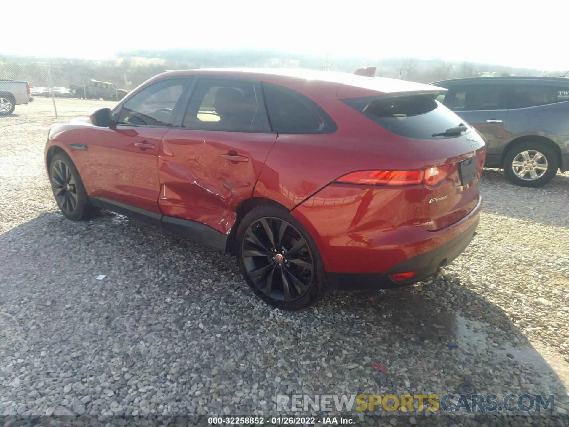 3 Фотография поврежденного автомобиля SADCK2FX9KA394039 JAGUAR F-PACE 2019