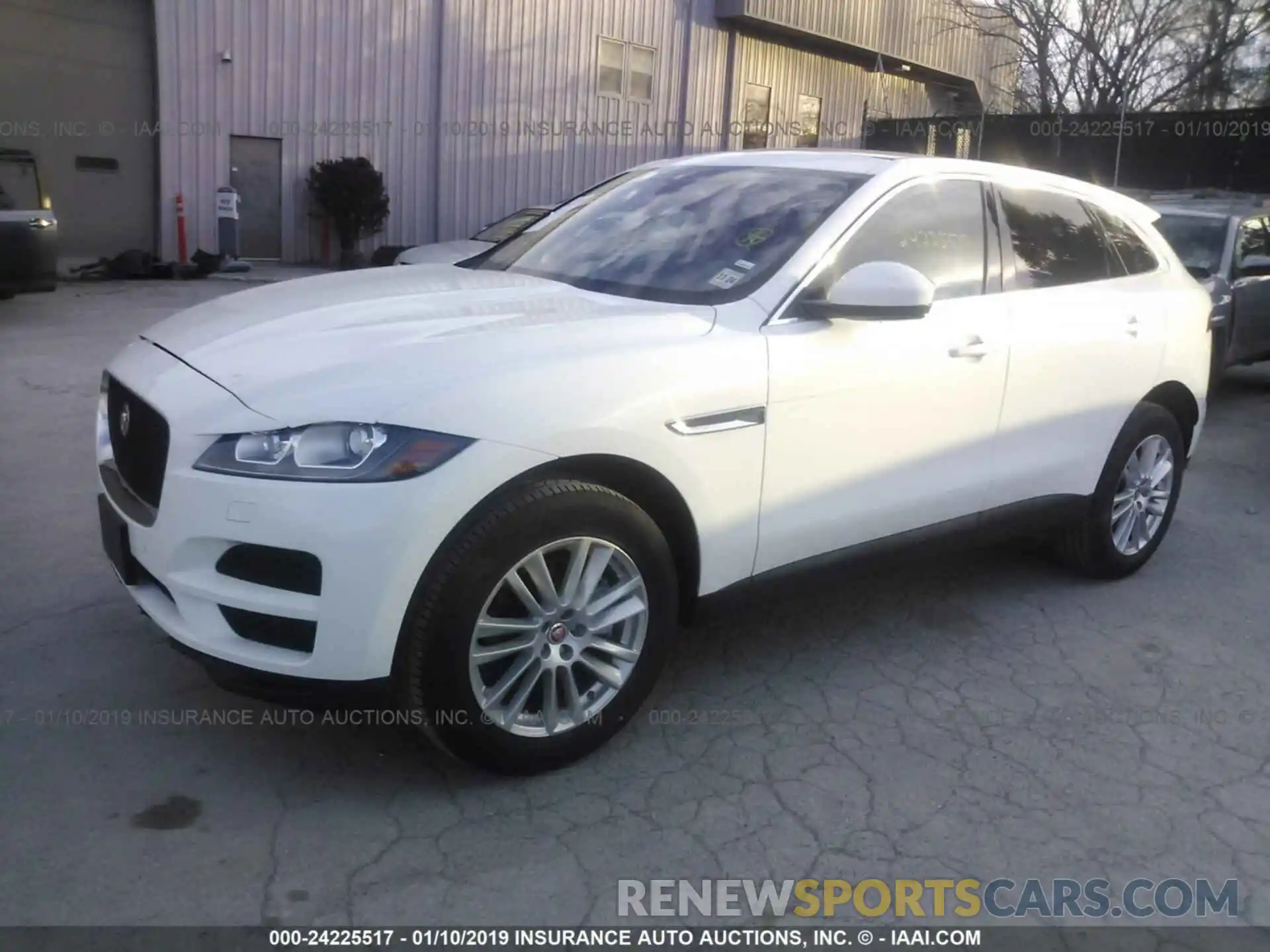 2 Фотография поврежденного автомобиля SADCK2GX1KA390808 JAGUAR F-PACE 2019