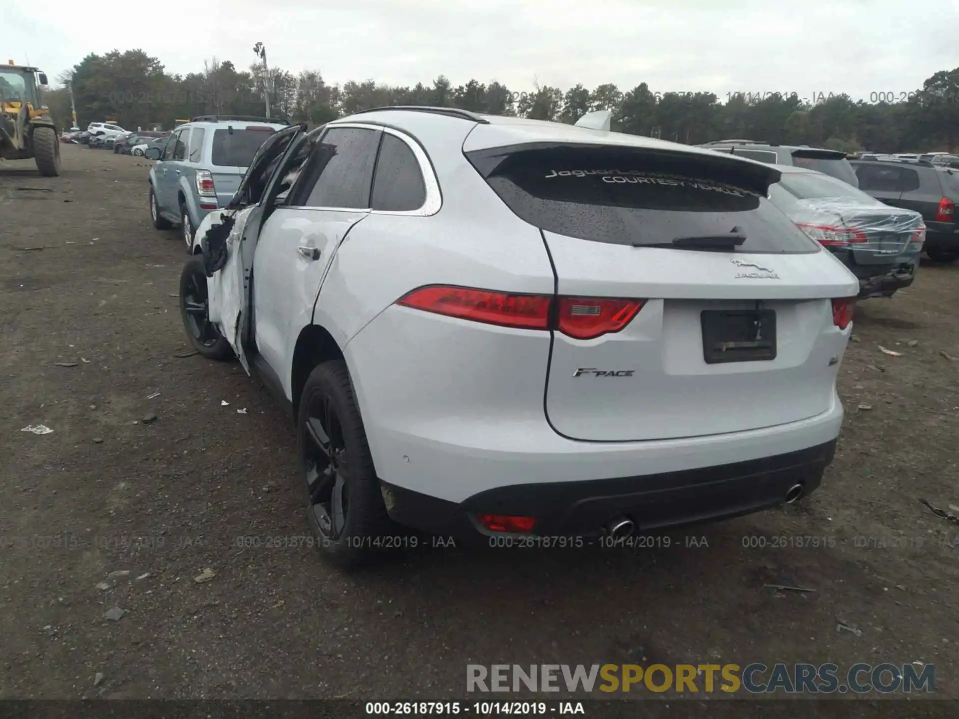 3 Photograph of a damaged car SADCK2GX1KA602400 JAGUAR F-PACE 2019