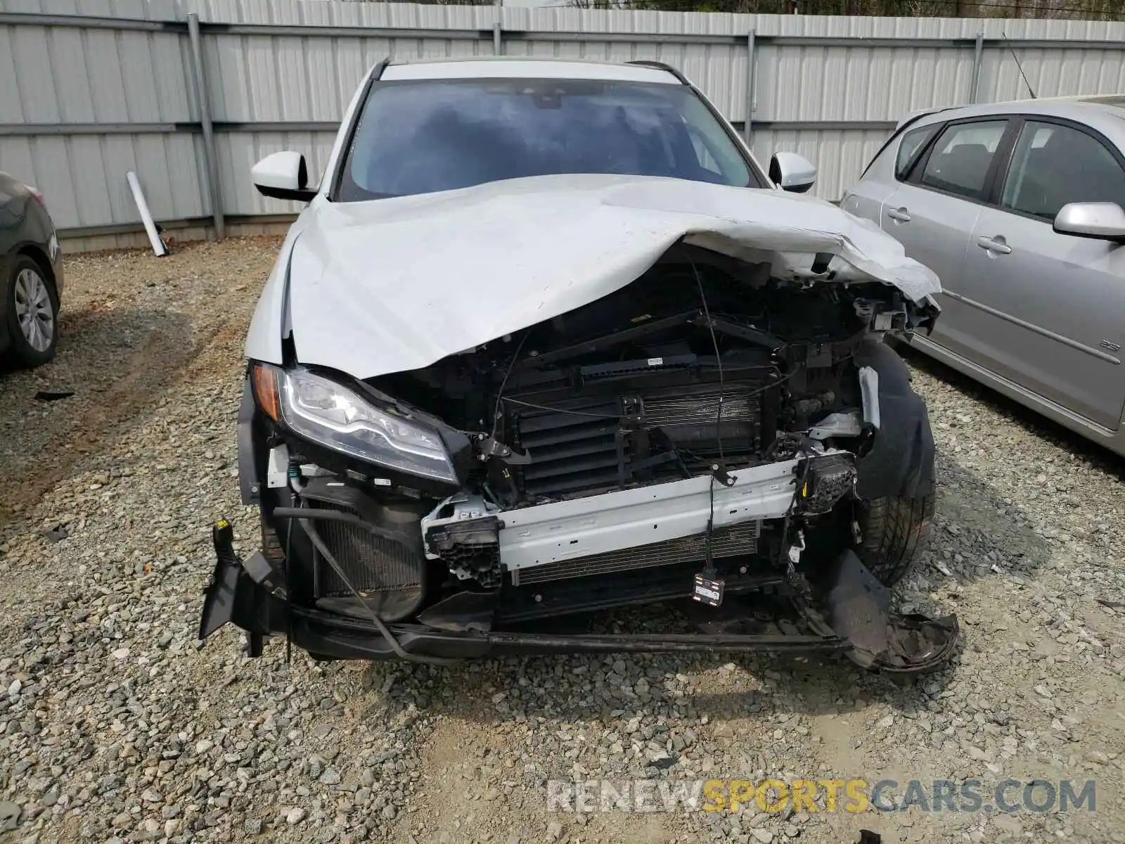 9 Photograph of a damaged car SADCK2GX2KA368574 JAGUAR F-PACE 2019