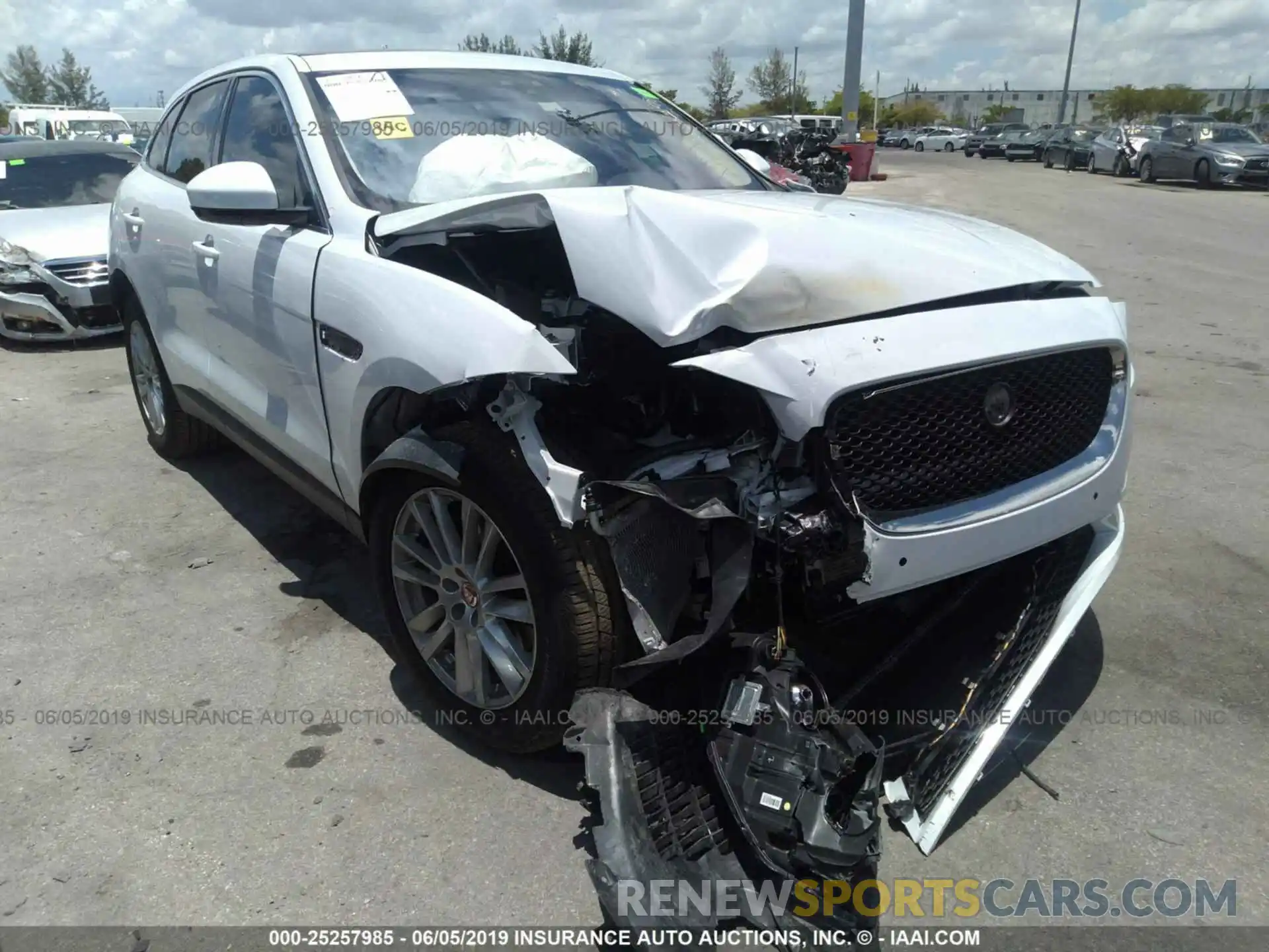 1 Photograph of a damaged car SADCK2GX2KA391420 JAGUAR F-PACE 2019