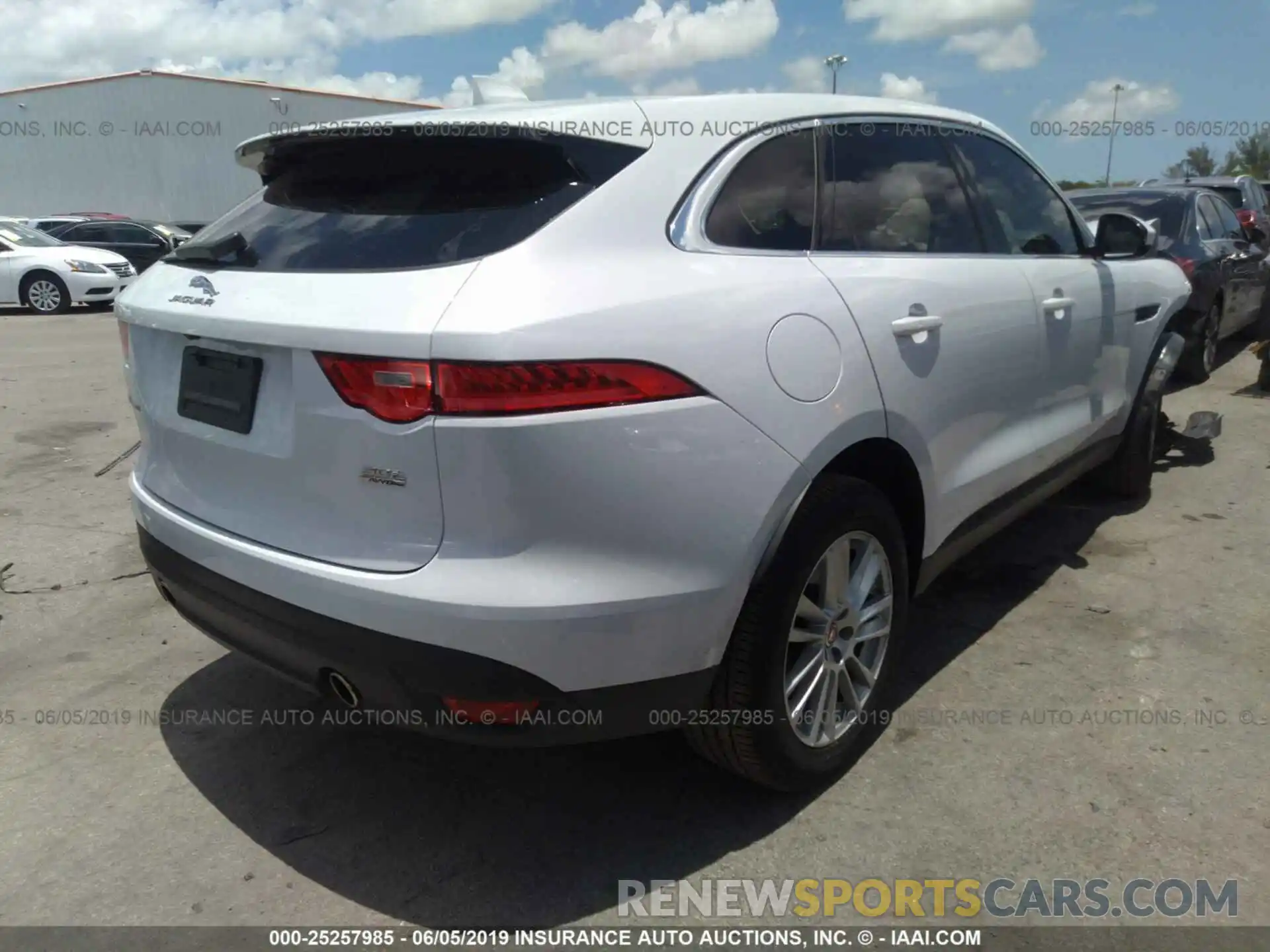 4 Фотография поврежденного автомобиля SADCK2GX2KA391420 JAGUAR F-PACE 2019