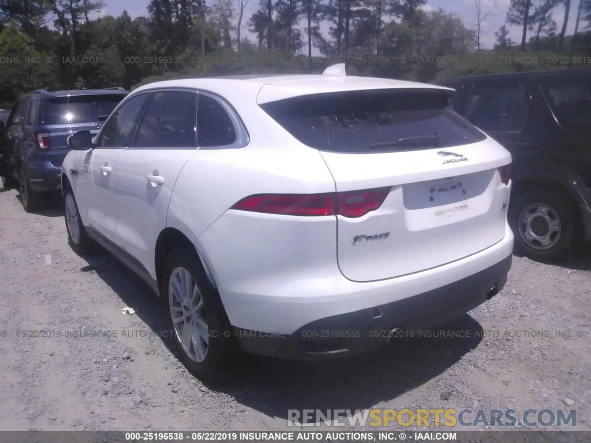 3 Photograph of a damaged car SADCK2GX3KA391037 JAGUAR F-PACE 2019