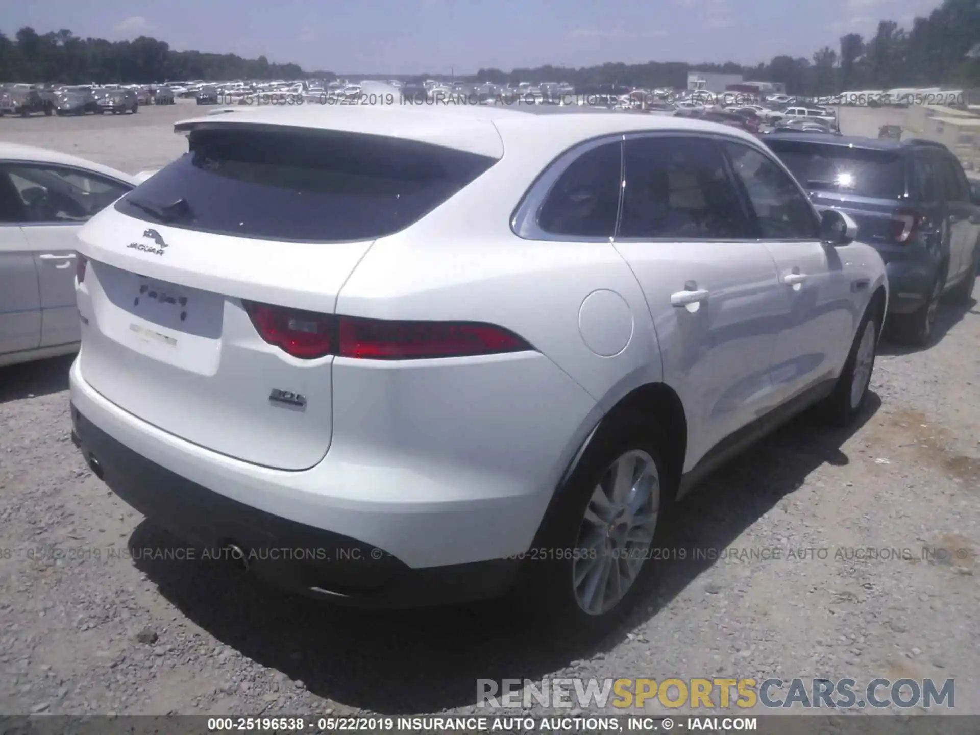 4 Photograph of a damaged car SADCK2GX3KA391037 JAGUAR F-PACE 2019