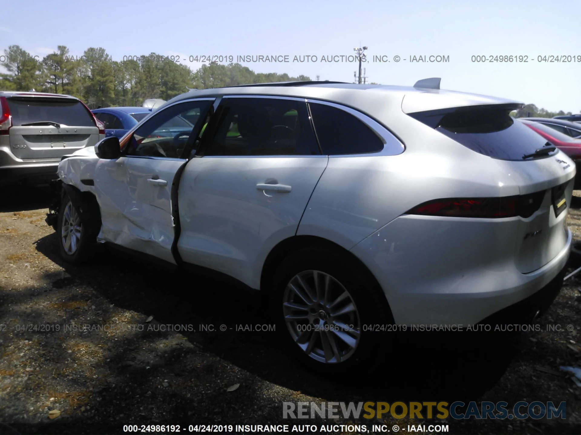 3 Фотография поврежденного автомобиля SADCK2GX4KA393010 JAGUAR F-PACE 2019