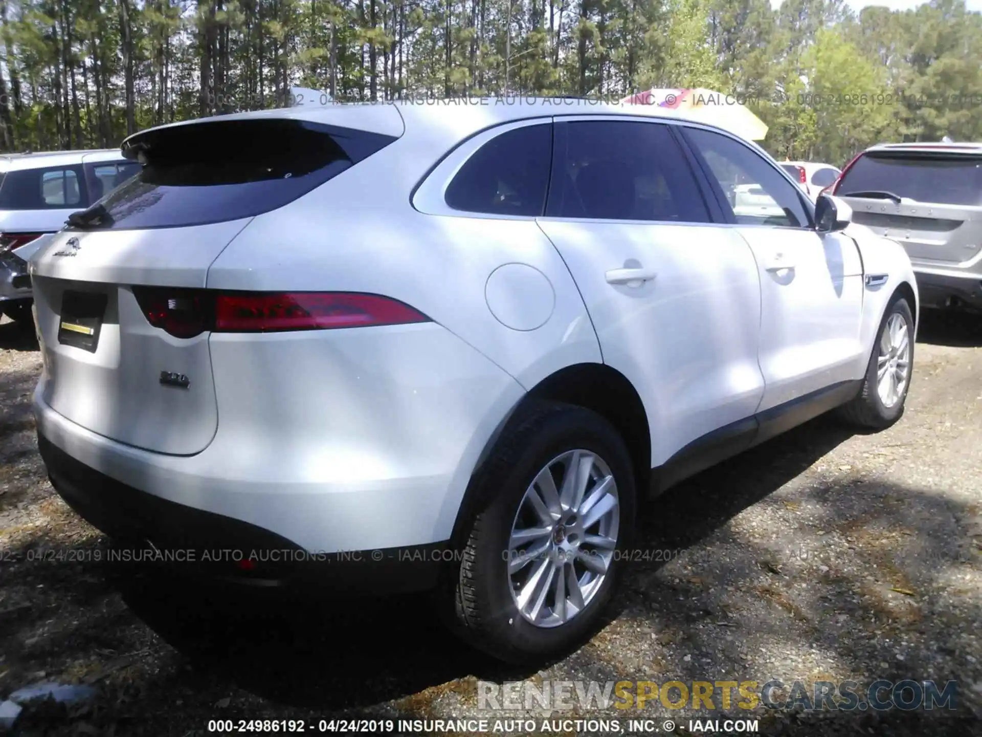 4 Фотография поврежденного автомобиля SADCK2GX4KA393010 JAGUAR F-PACE 2019