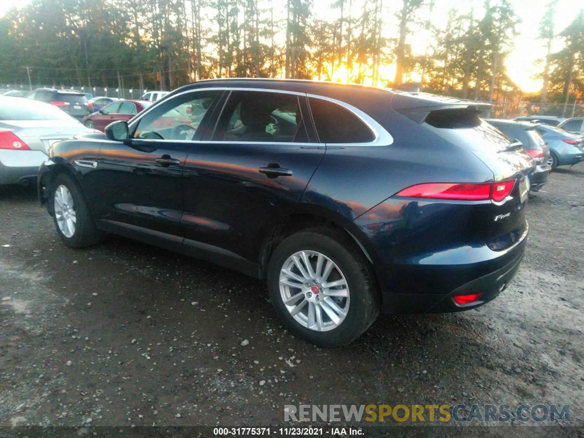 3 Фотография поврежденного автомобиля SADCK2GX5KA357701 JAGUAR F-PACE 2019