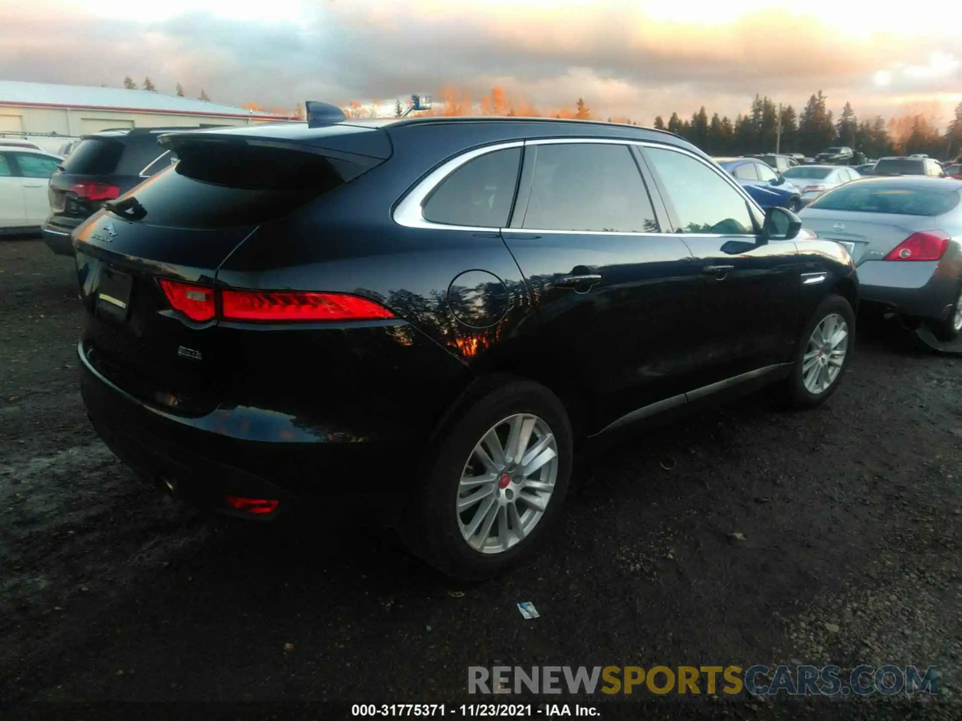 4 Фотография поврежденного автомобиля SADCK2GX5KA357701 JAGUAR F-PACE 2019