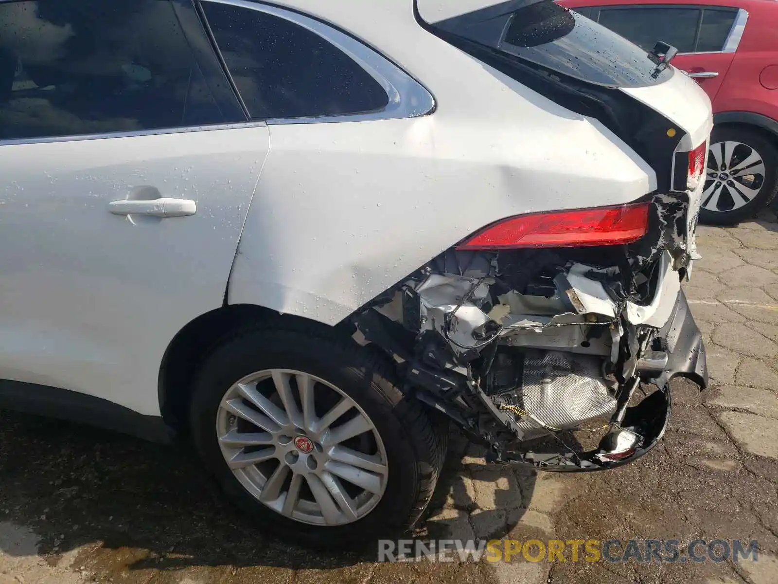 9 Photograph of a damaged car SADCK2GX6KA390237 JAGUAR F-PACE 2019