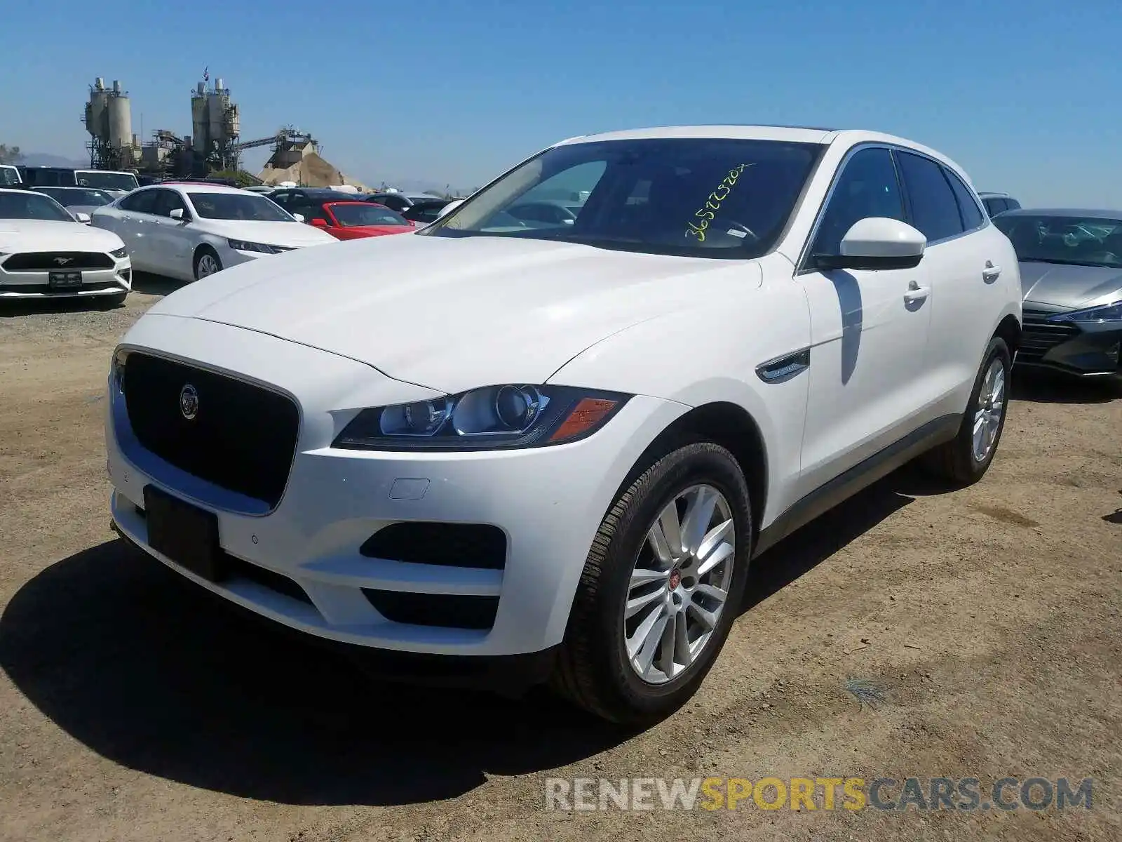 2 Фотография поврежденного автомобиля SADCK2GX6KA390903 JAGUAR F-PACE 2019