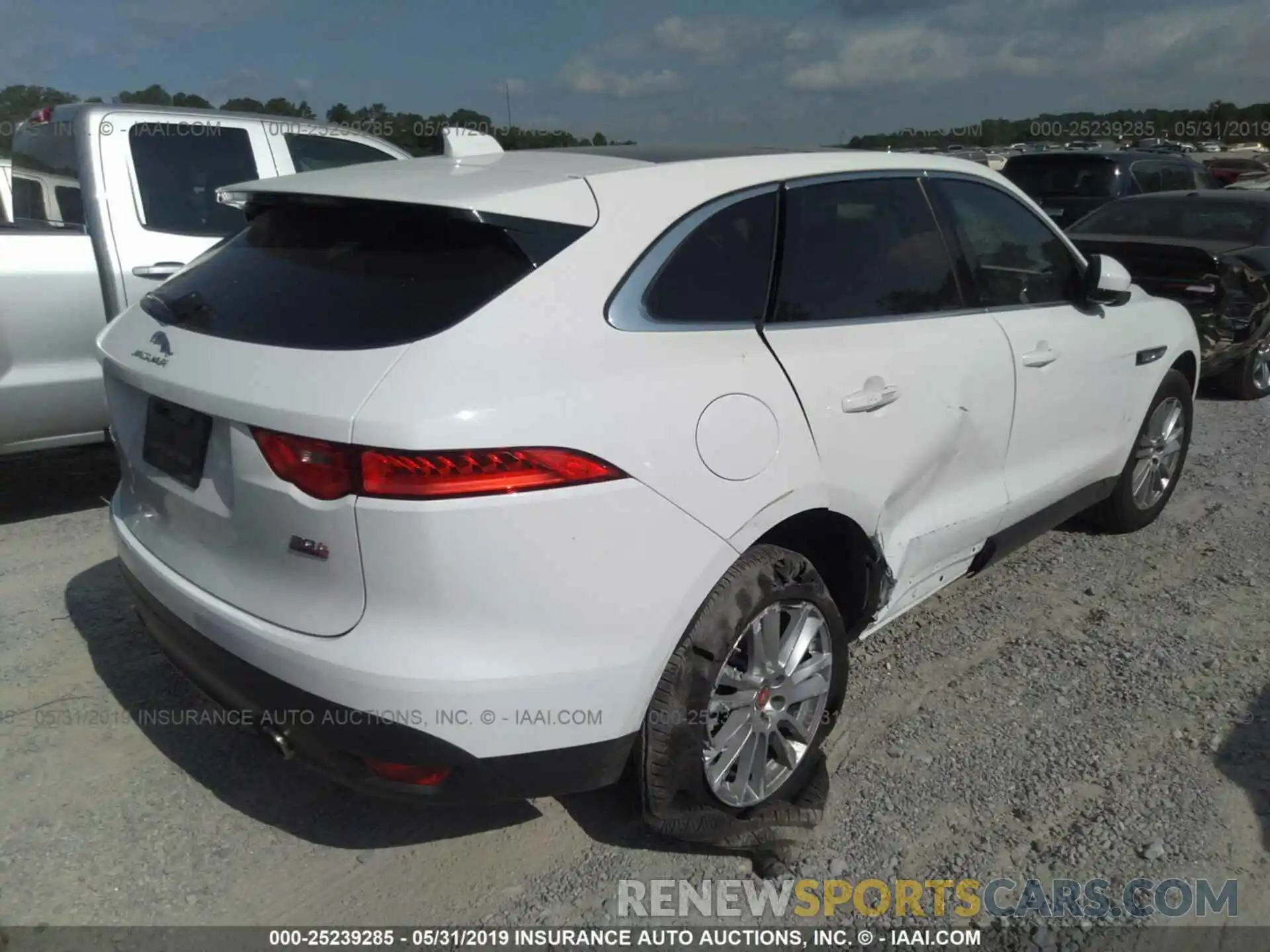 4 Фотография поврежденного автомобиля SADCK2GX7KA393065 JAGUAR F-PACE 2019