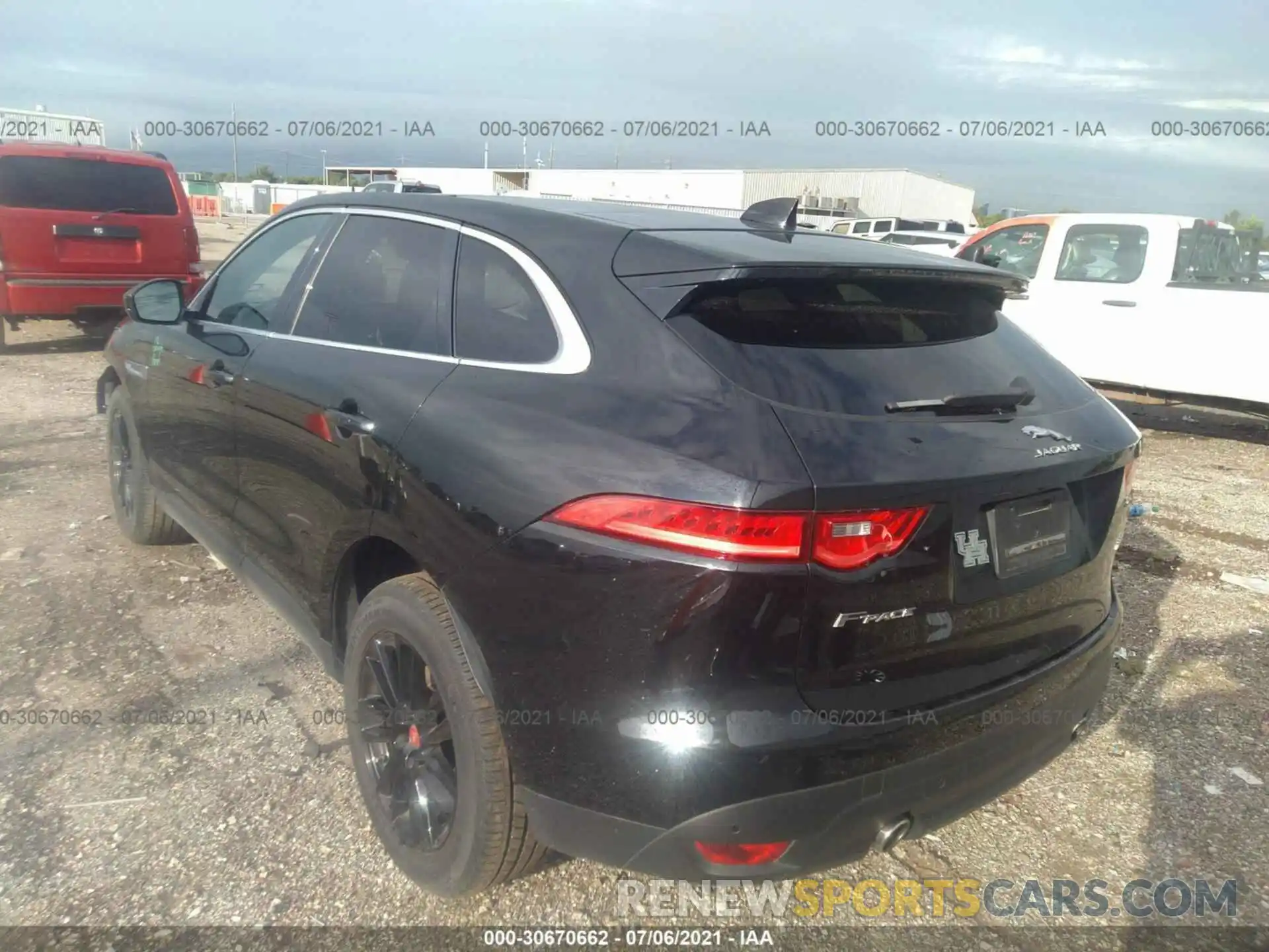 3 Фотография поврежденного автомобиля SADCK2GX9KA393035 JAGUAR F-PACE 2019