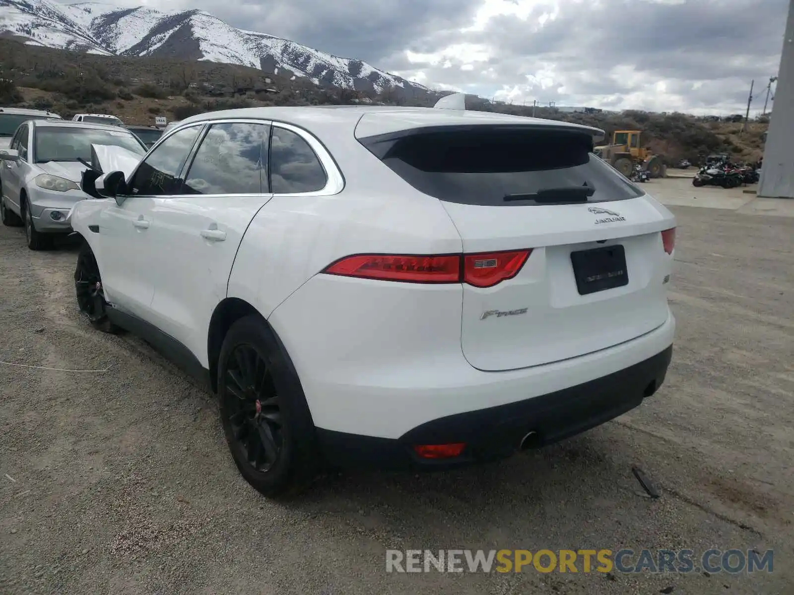 3 Фотография поврежденного автомобиля SADCK2GX9KA395240 JAGUAR F-PACE 2019