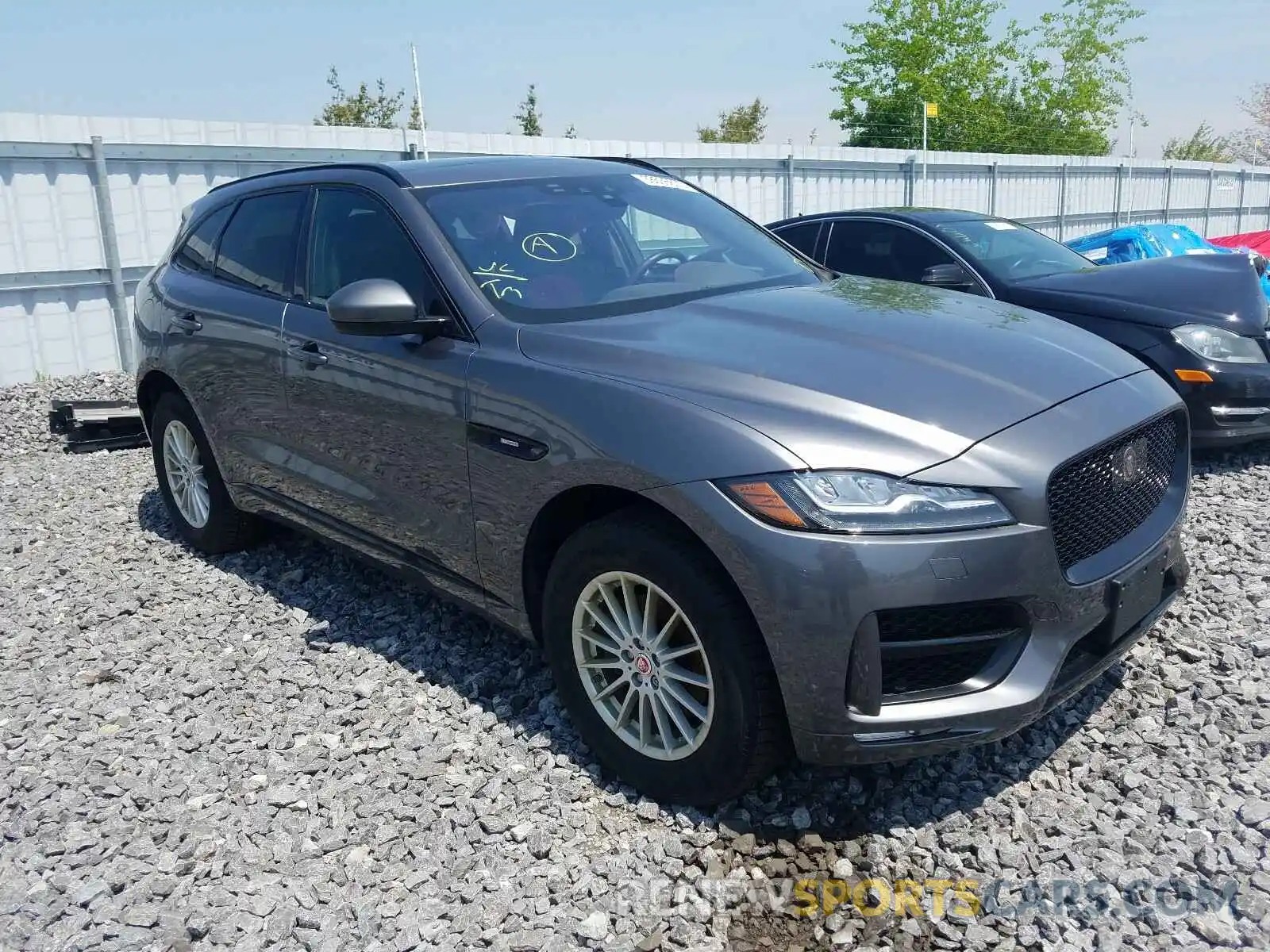 1 Photograph of a damaged car SADCL2FN3KA393996 JAGUAR F-PACE 2019