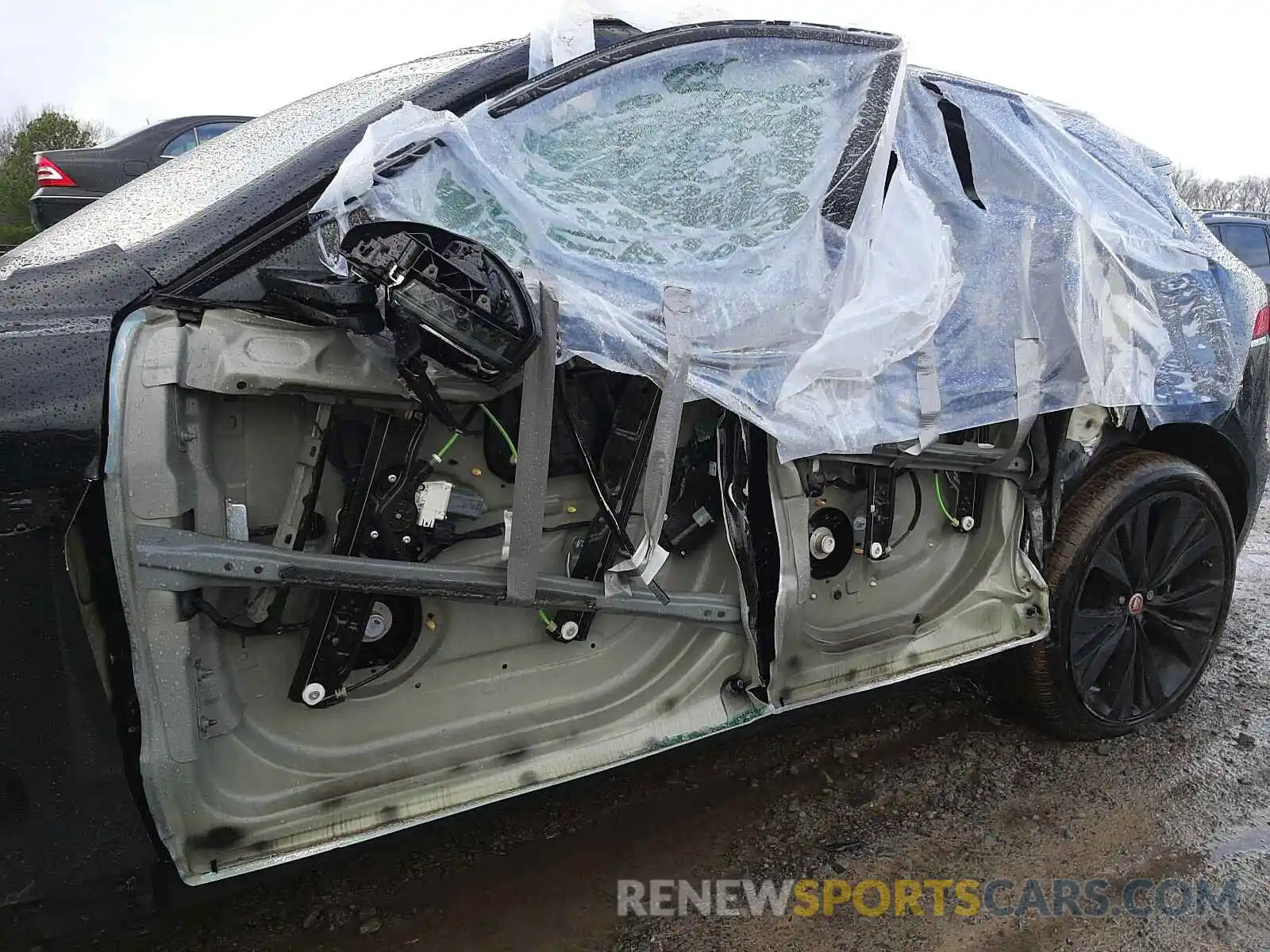 9 Photograph of a damaged car SADCL2FX4KA364198 JAGUAR F-PACE 2019