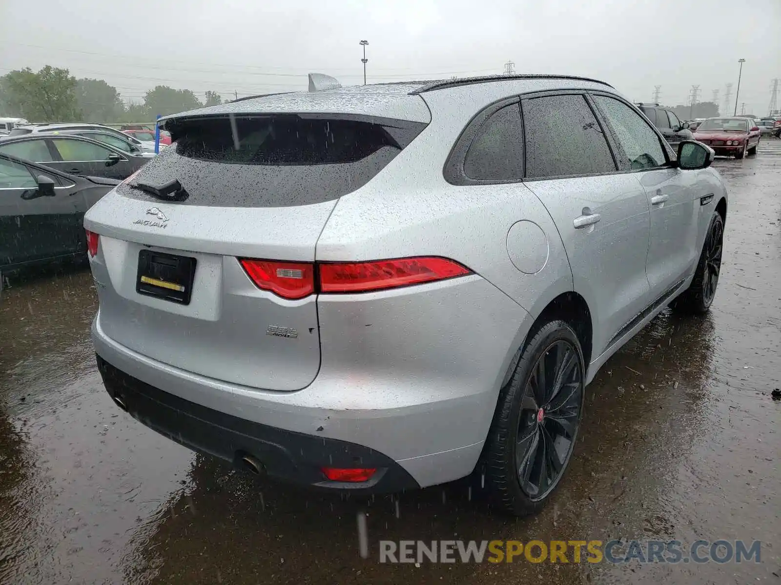 4 Photograph of a damaged car SADCL2FX7KA365085 JAGUAR F-PACE 2019