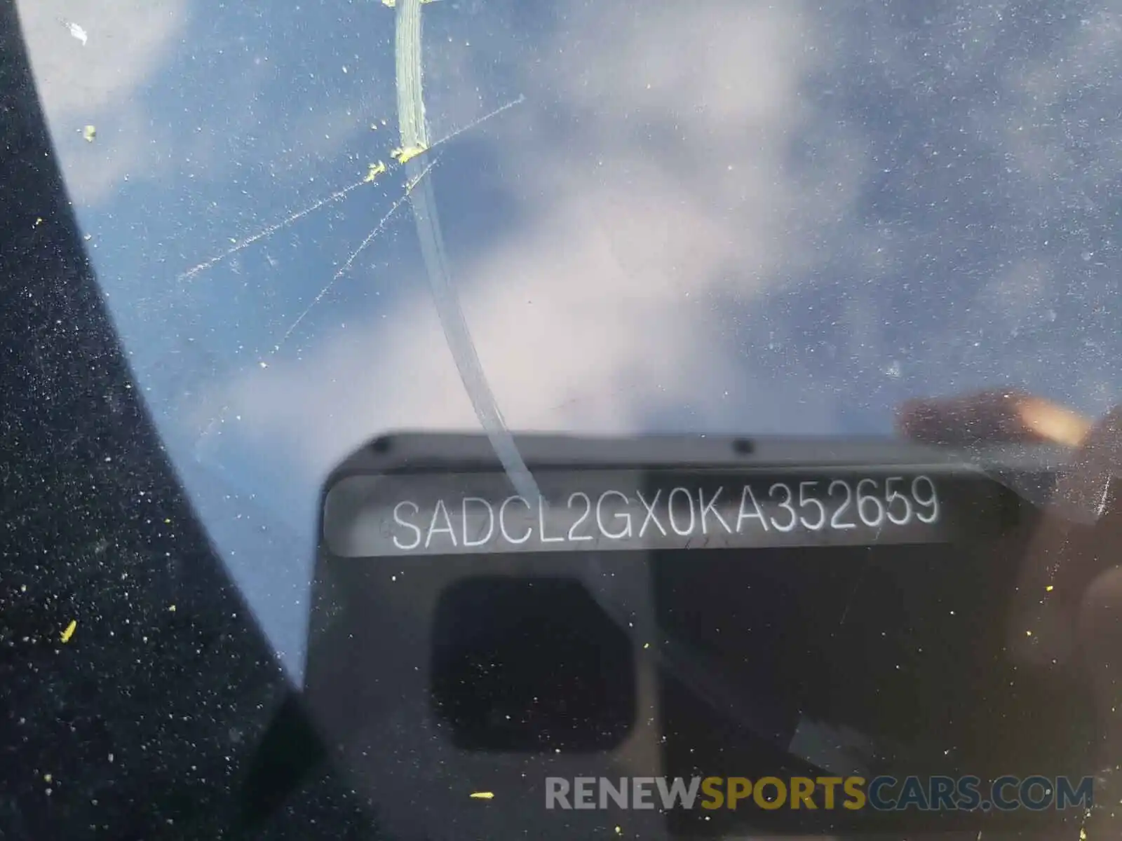 10 Фотография поврежденного автомобиля SADCL2GX0KA352659 JAGUAR F-PACE 2019