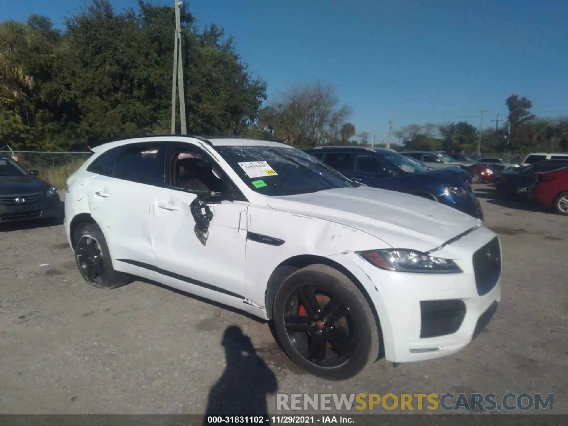 1 Photograph of a damaged car SADCL2GX4KA397118 JAGUAR F-PACE 2019