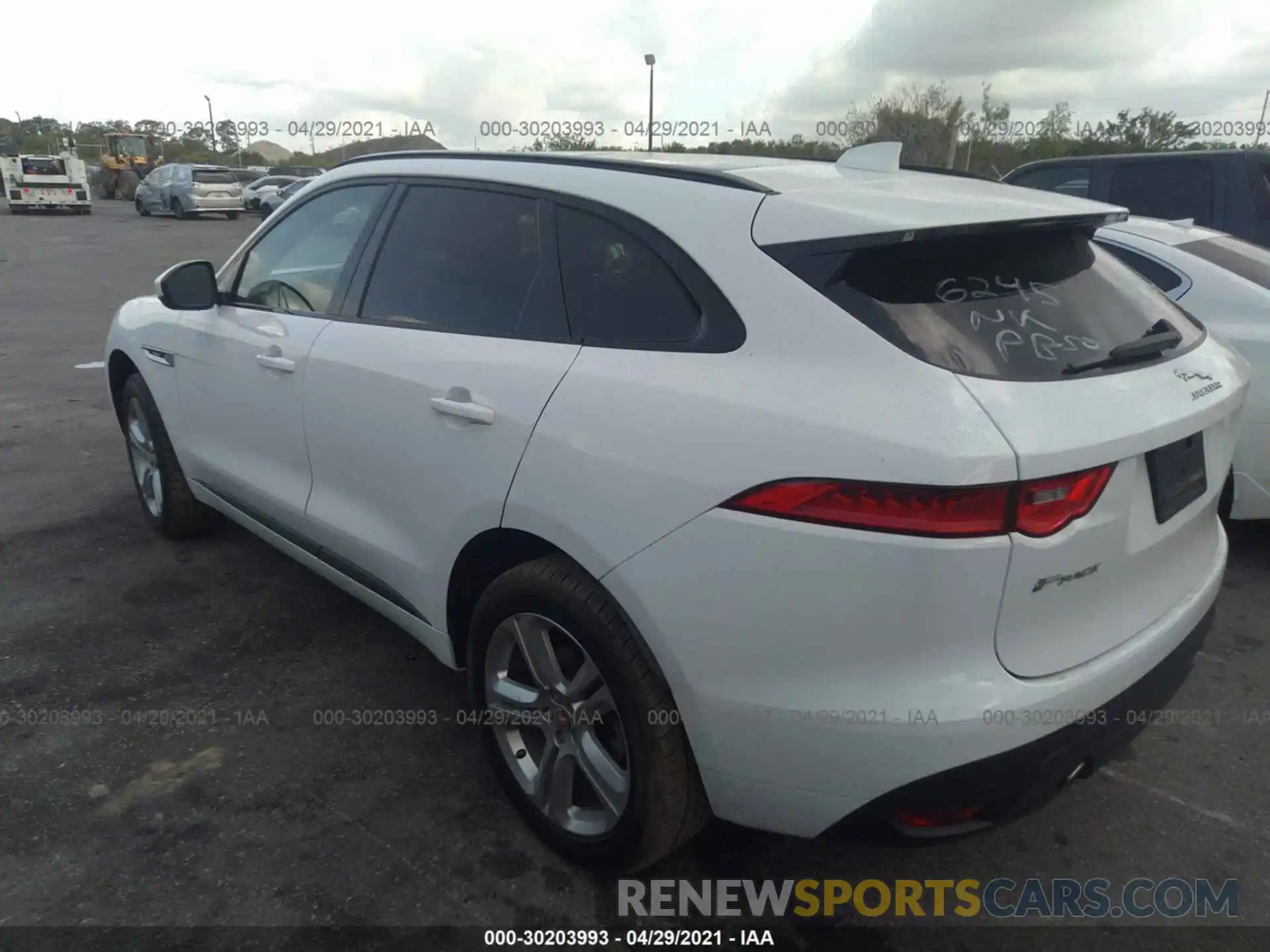 3 Фотография поврежденного автомобиля SADCL2GX6KA396245 JAGUAR F-PACE 2019