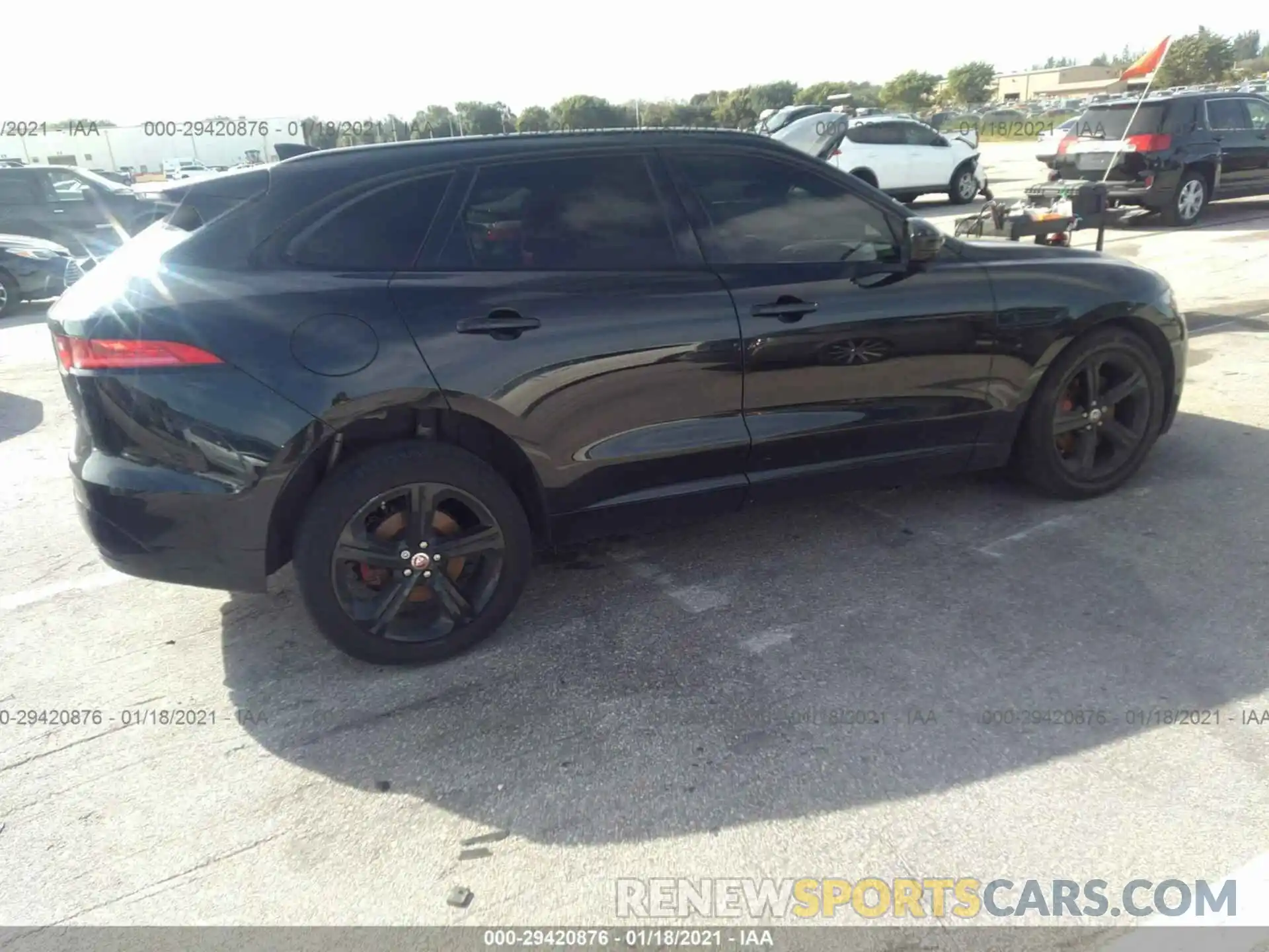 4 Photograph of a damaged car SADCM2FV0KA369409 JAGUAR F-PACE 2019