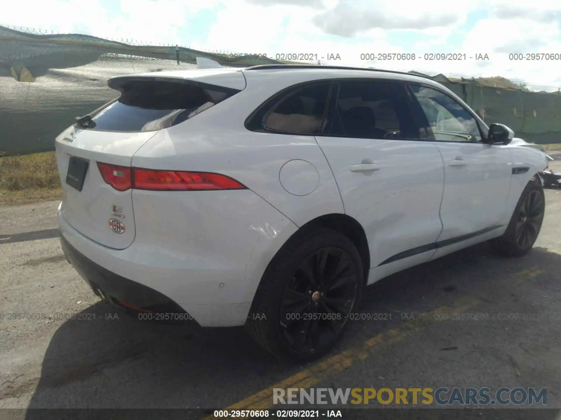 4 Фотография поврежденного автомобиля SADCM2FV0KA395590 JAGUAR F-PACE 2019