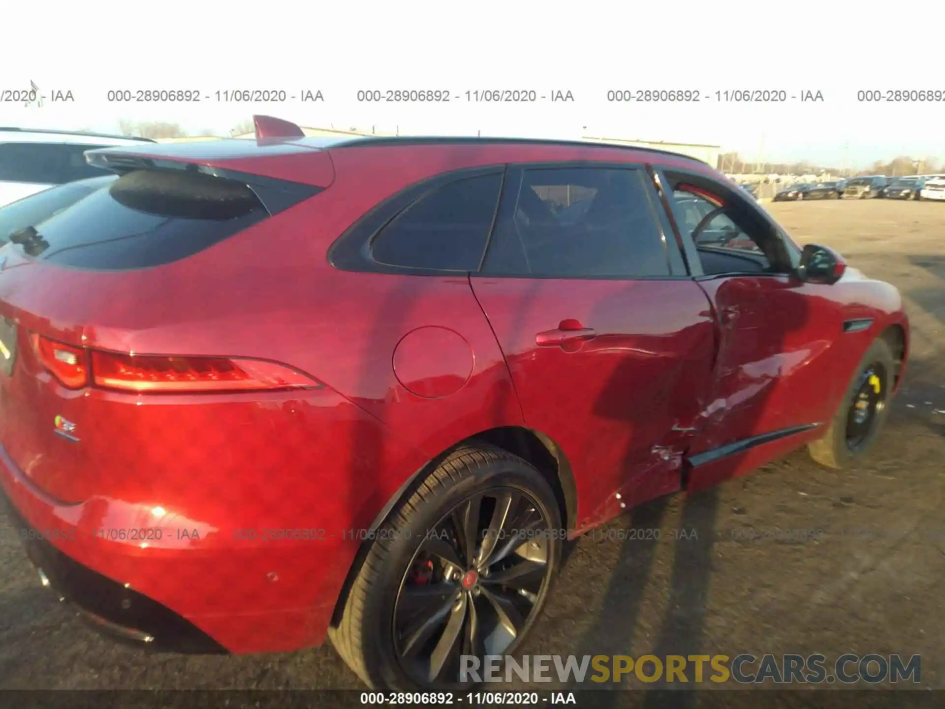 4 Photograph of a damaged car SADCM2FV0KA399526 JAGUAR F-PACE 2019