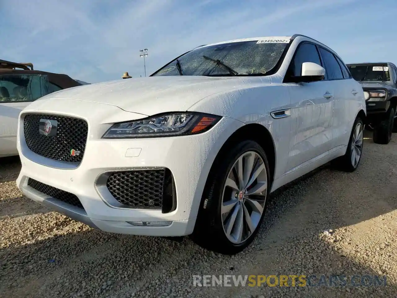 2 Фотография поврежденного автомобиля SADCM2FV3KA611755 JAGUAR F-PACE 2019