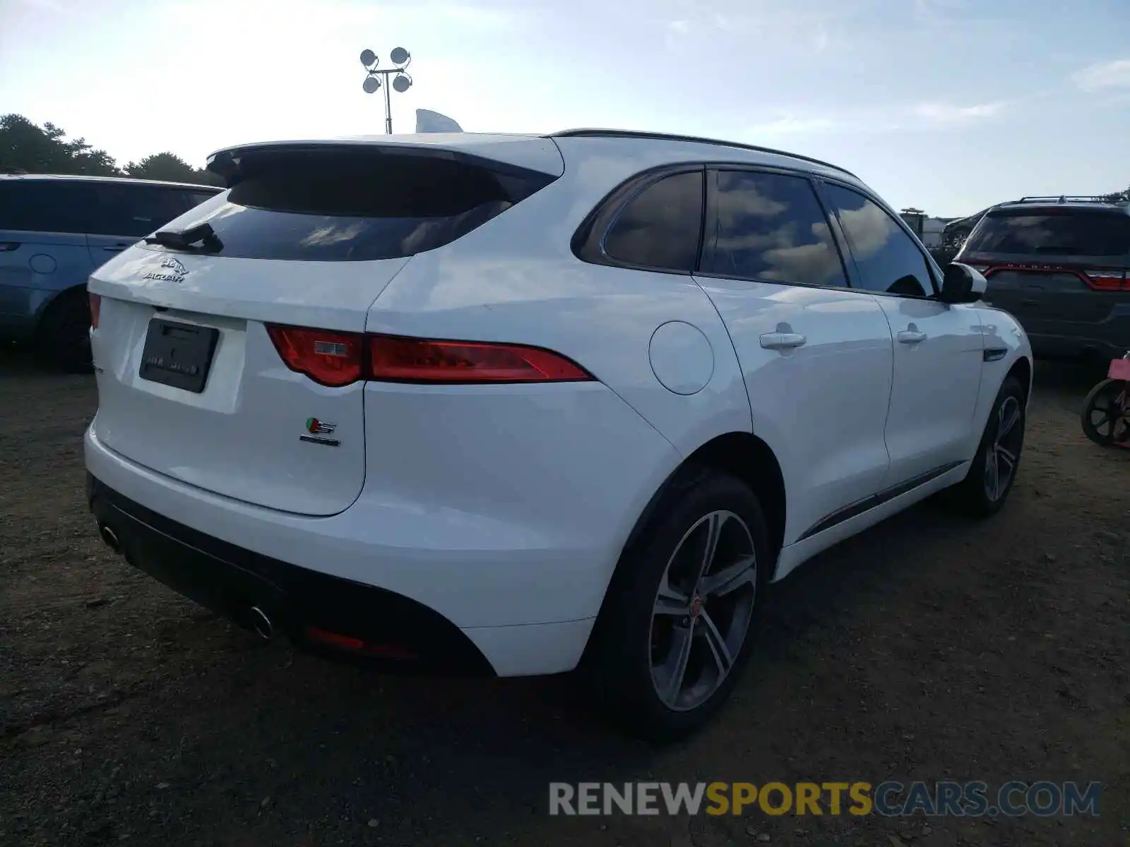 4 Фотография поврежденного автомобиля SADCM2FV4KA391171 JAGUAR F-PACE 2019