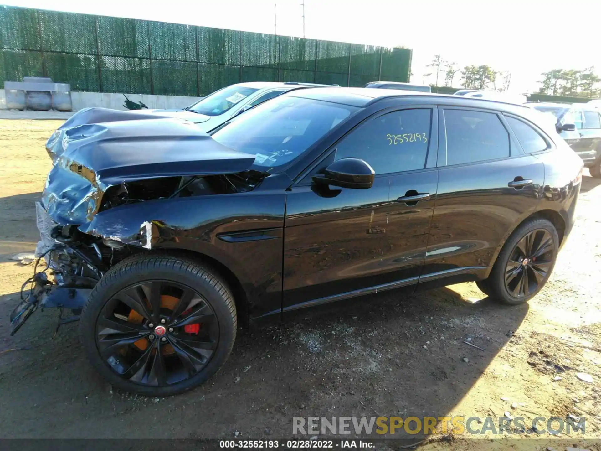 2 Фотография поврежденного автомобиля SADCM2FV7KA361680 JAGUAR F-PACE 2019