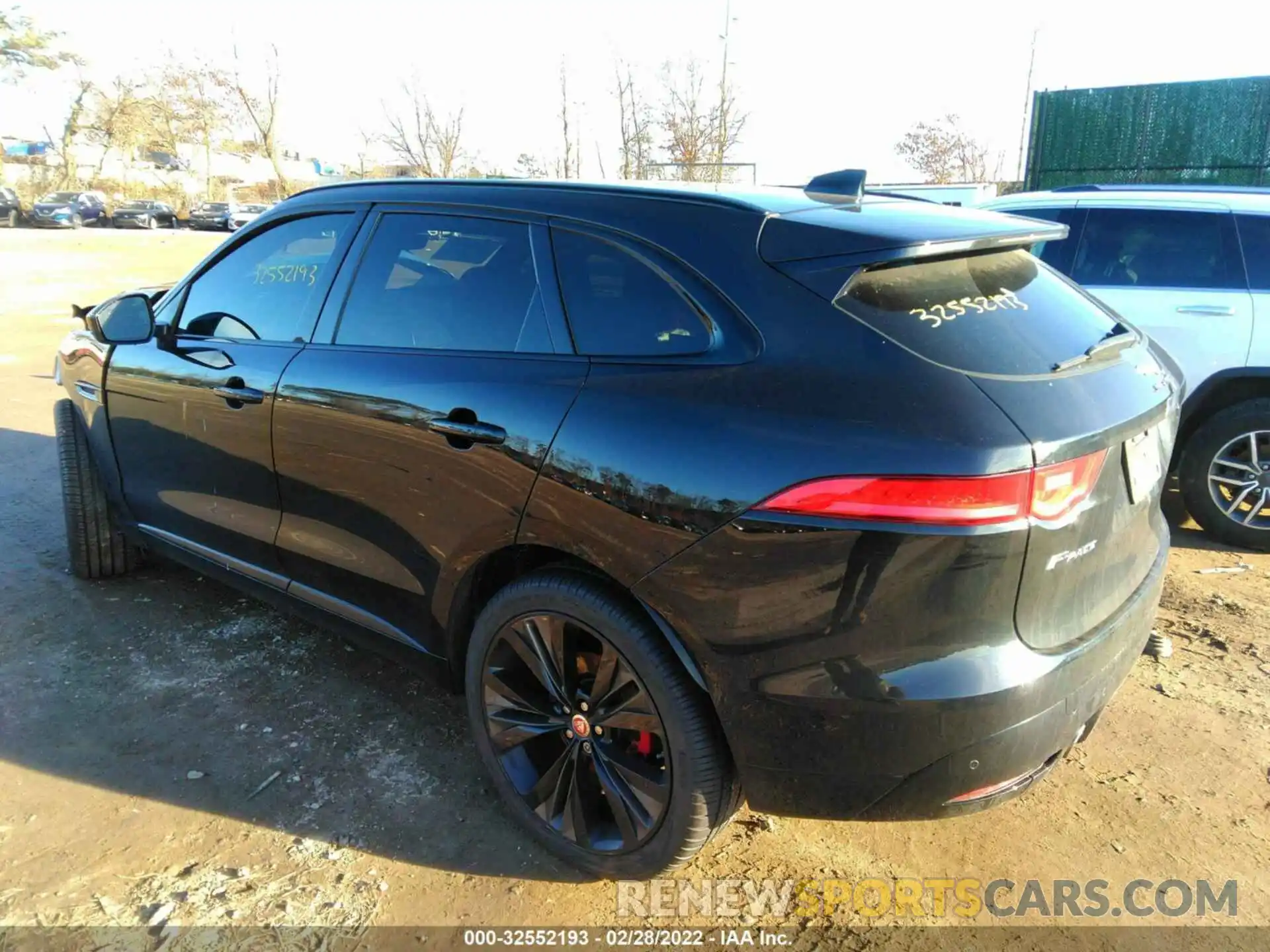 3 Фотография поврежденного автомобиля SADCM2FV7KA361680 JAGUAR F-PACE 2019