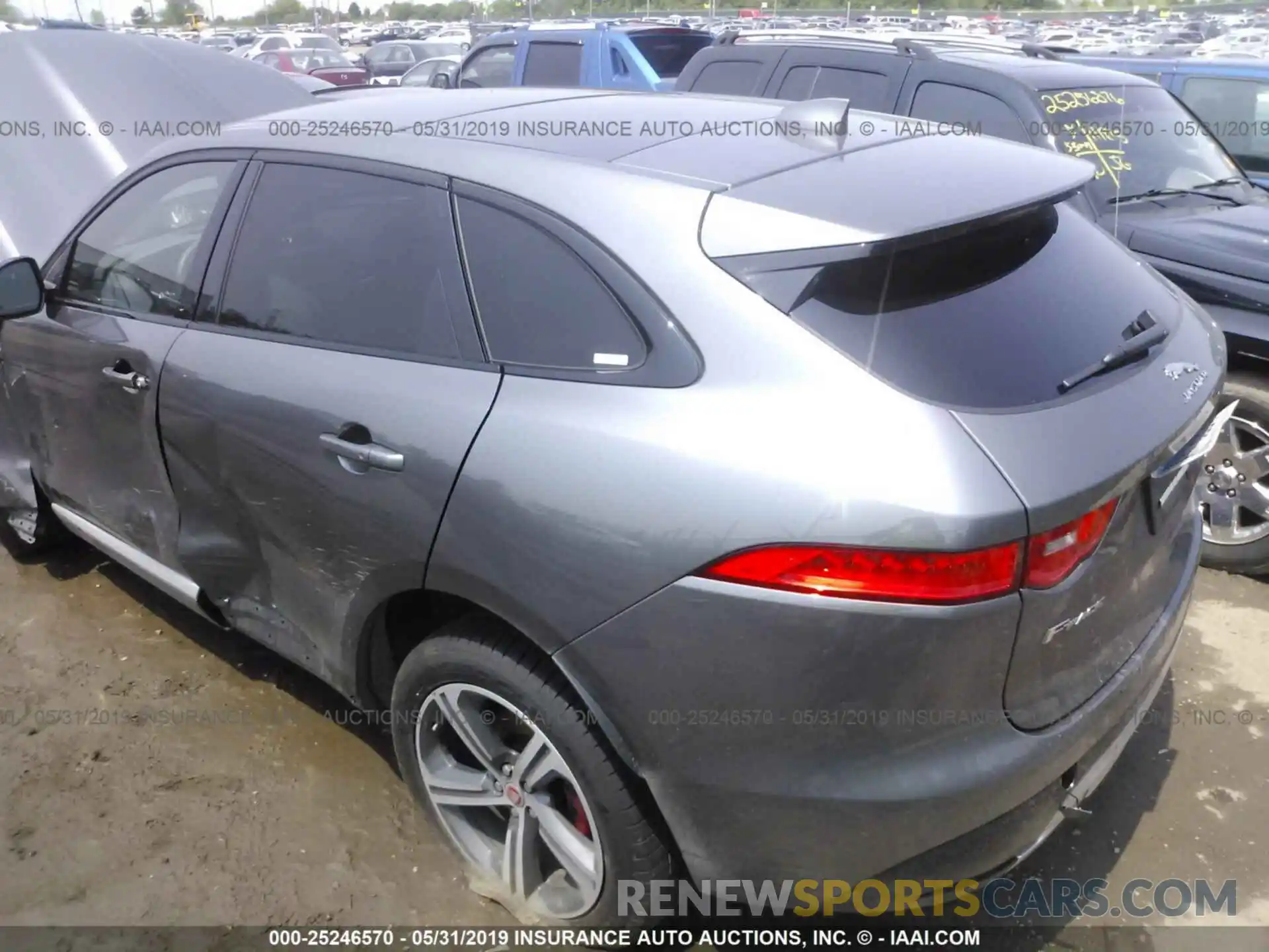 3 Фотография поврежденного автомобиля SADCM2FV8KA367665 JAGUAR F-PACE 2019