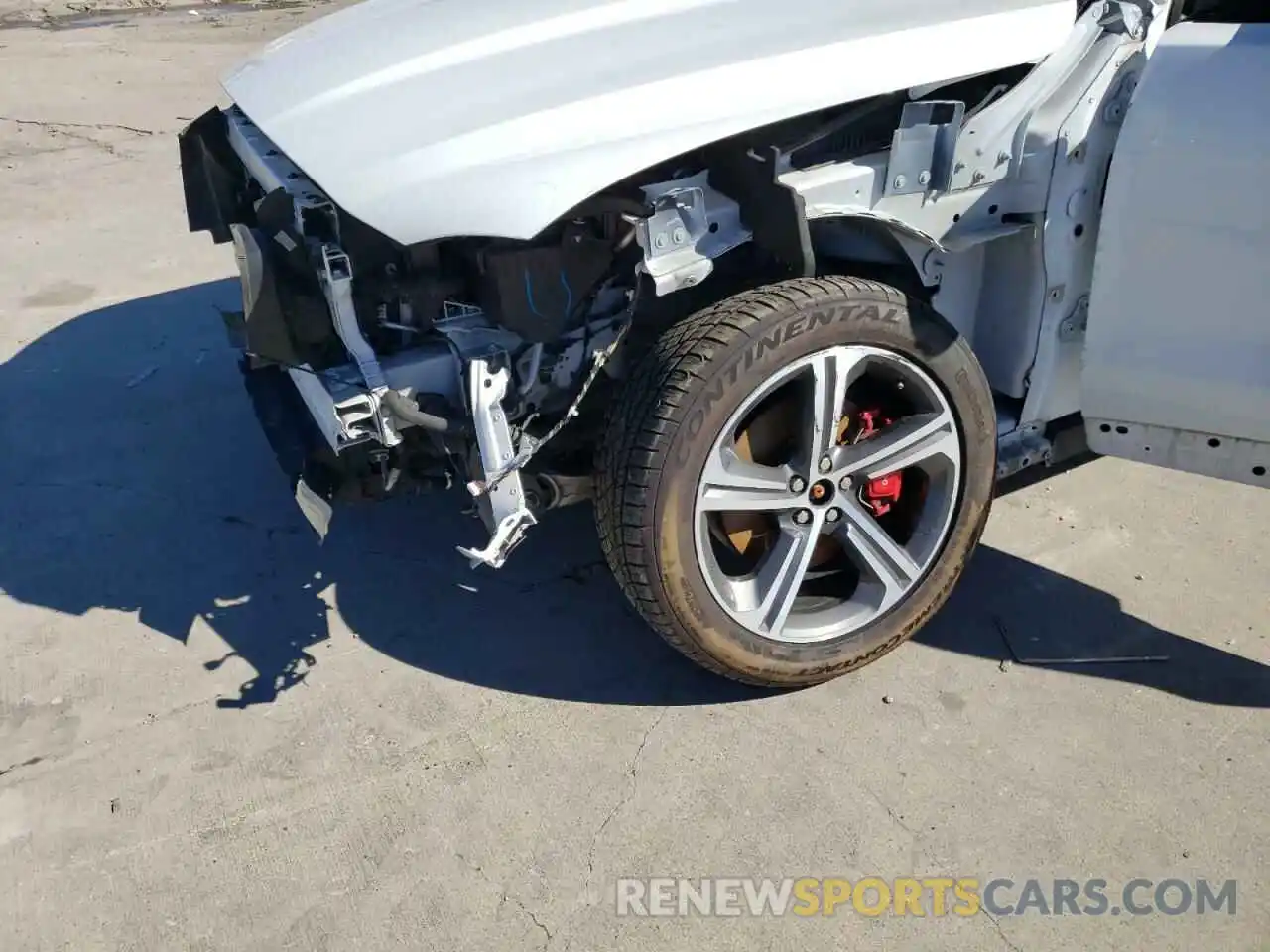 9 Photograph of a damaged car SADCM2FV9KA393384 JAGUAR F-PACE 2019