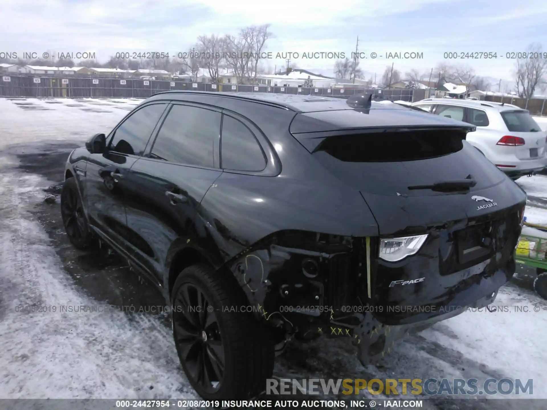 3 Фотография поврежденного автомобиля SADCM2FVXKA354139 JAGUAR F-PACE 2019