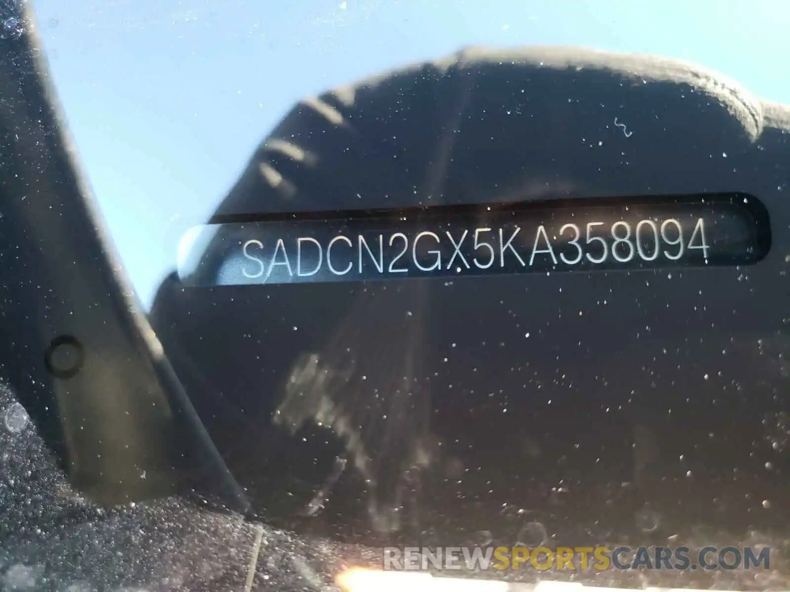 10 Photograph of a damaged car SADCN2GX5KA358094 JAGUAR F-PACE 2019