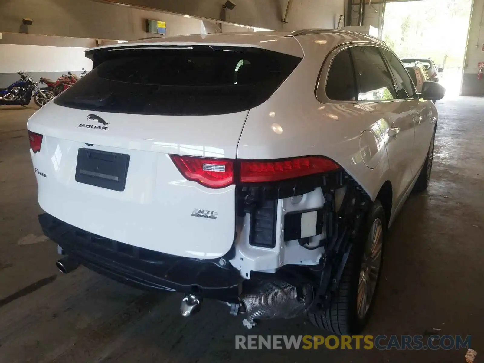 4 Photograph of a damaged car SADCN2GX6KA353034 JAGUAR F-PACE 2019