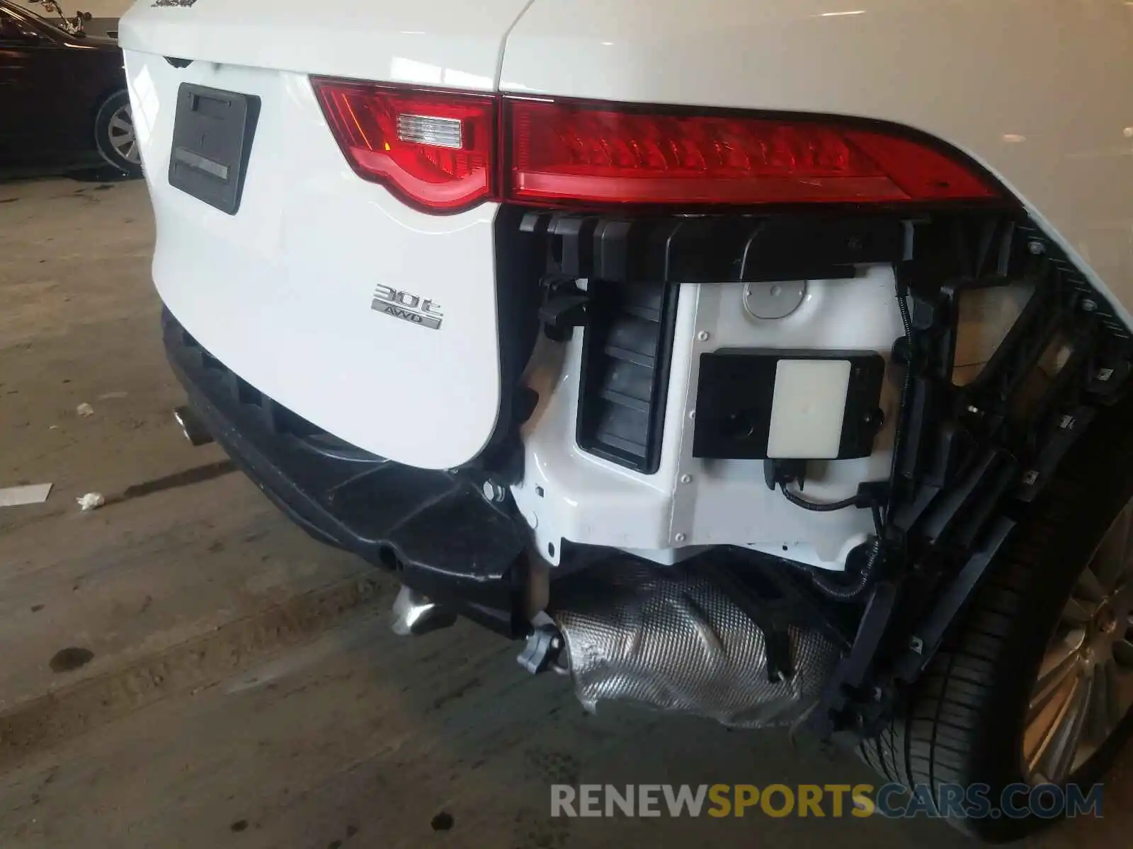 9 Photograph of a damaged car SADCN2GX6KA353034 JAGUAR F-PACE 2019