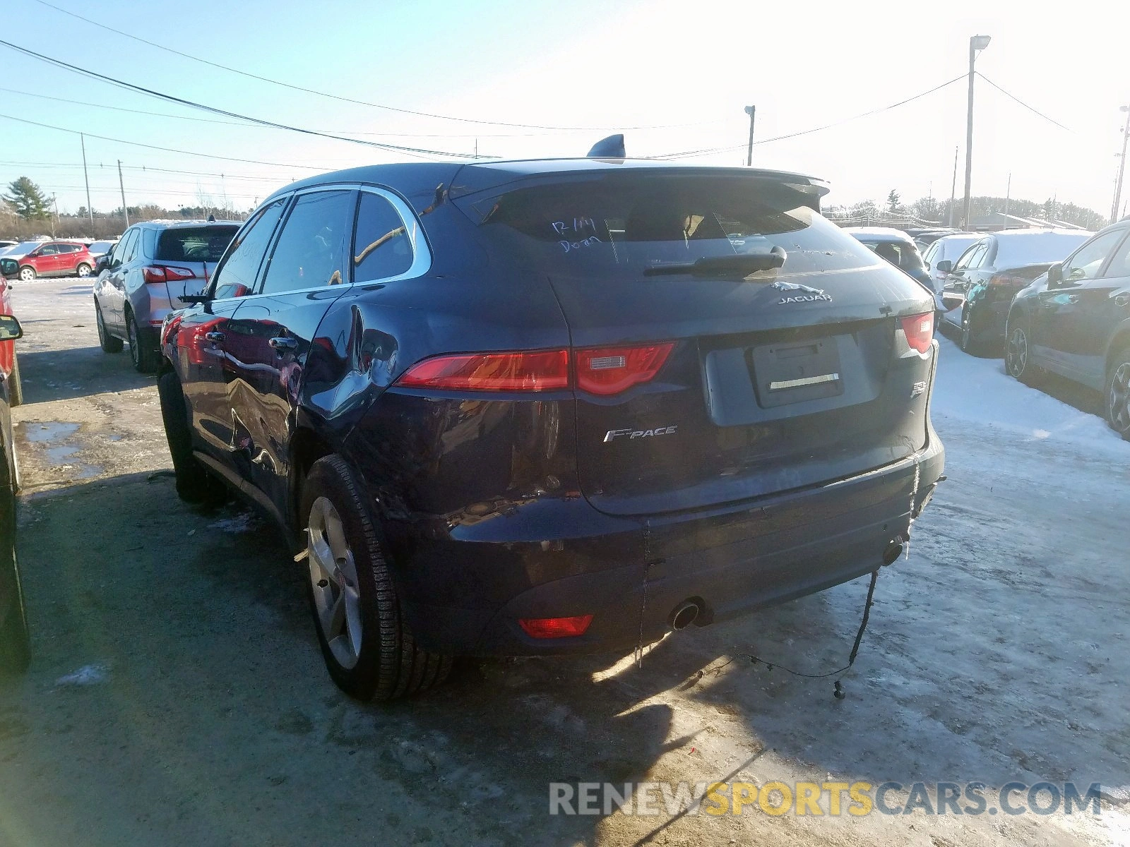 3 Фотография поврежденного автомобиля SADCS2FX0KA601871 JAGUAR F-PACE 2019