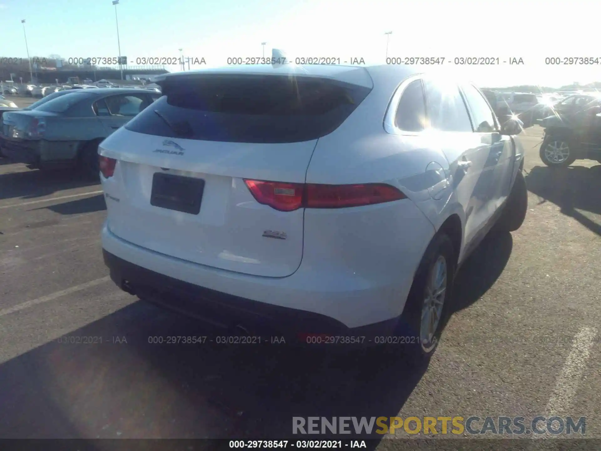 4 Photograph of a damaged car SADCS2FX1KA390602 JAGUAR F-PACE 2019