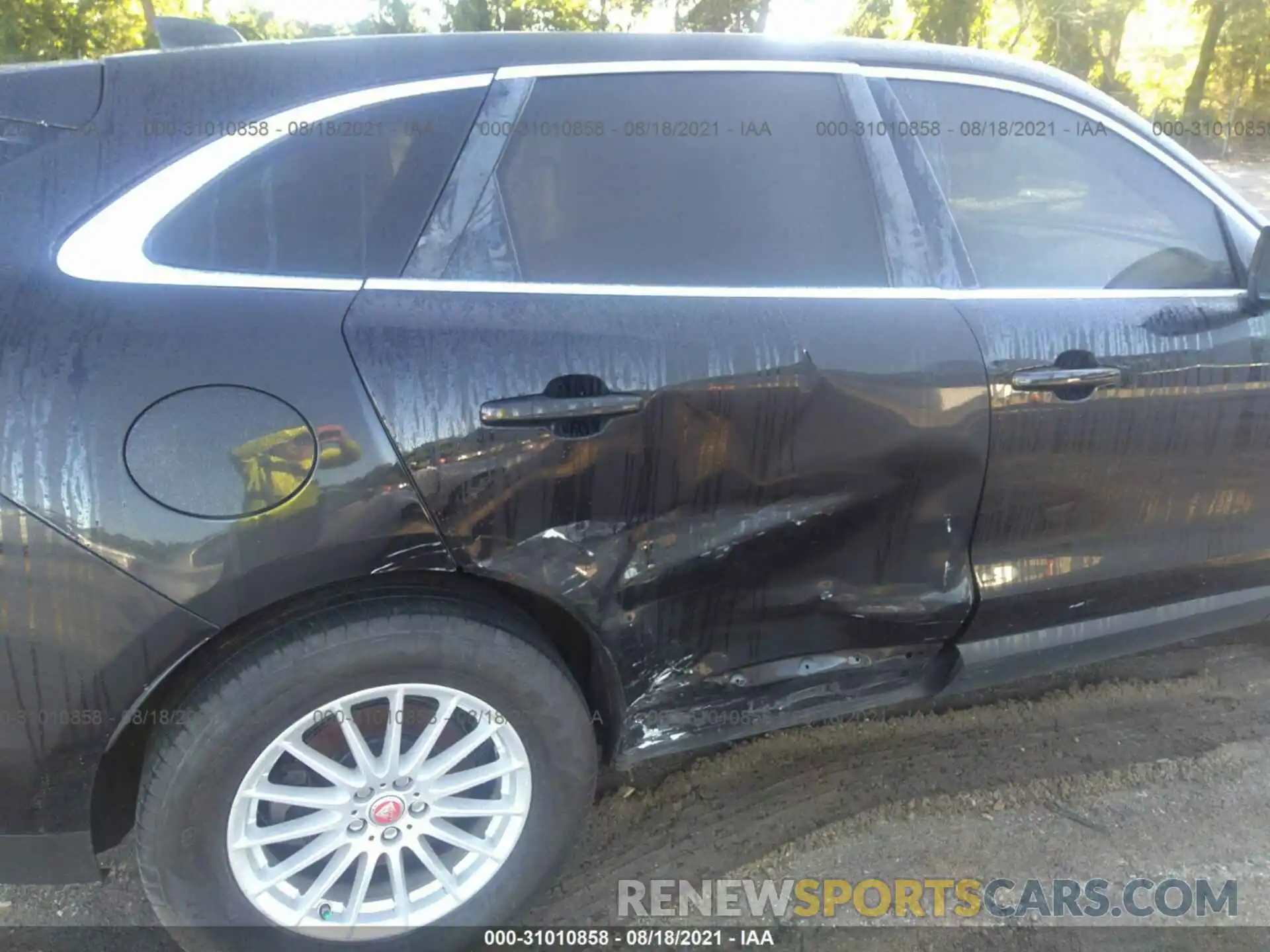 6 Photograph of a damaged car SADCS2FX1KA391684 JAGUAR F-PACE 2019