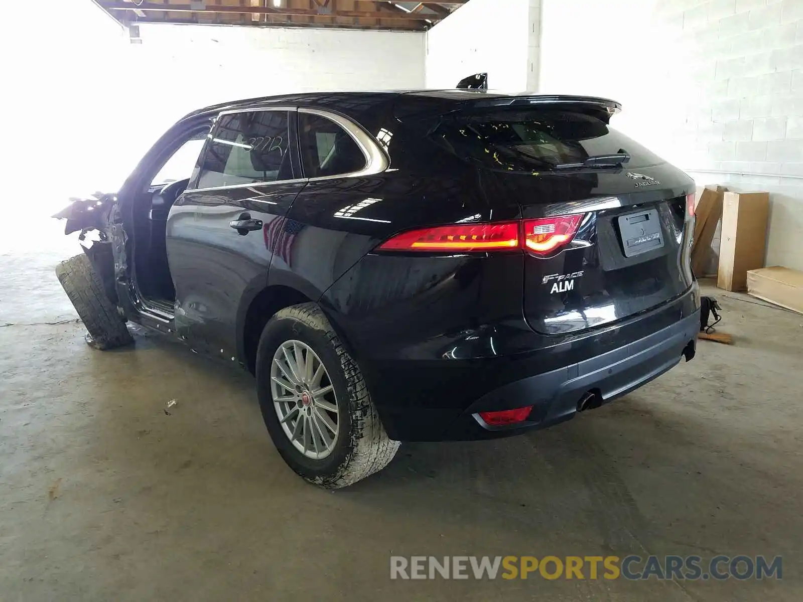 3 Фотография поврежденного автомобиля SADCS2FX3KA366141 JAGUAR F-PACE 2019